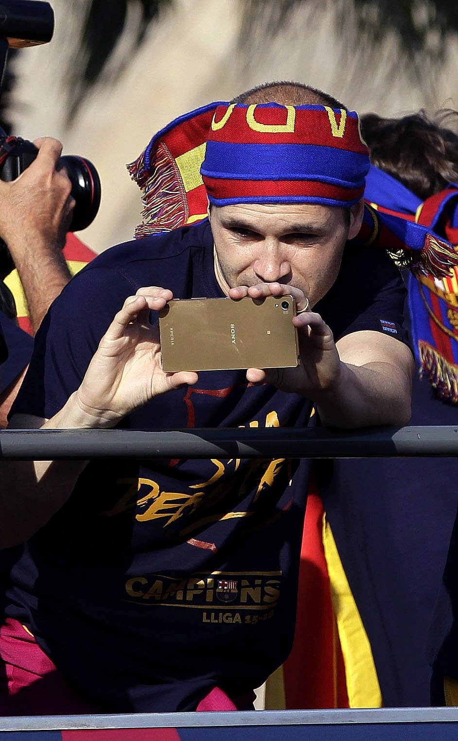 Barcelona a petrecut pe străzi. Gâlcă - victorie la meciul de adio, Raț a picat, Andone - pe sec / GALERIE FOTO & VIDEO