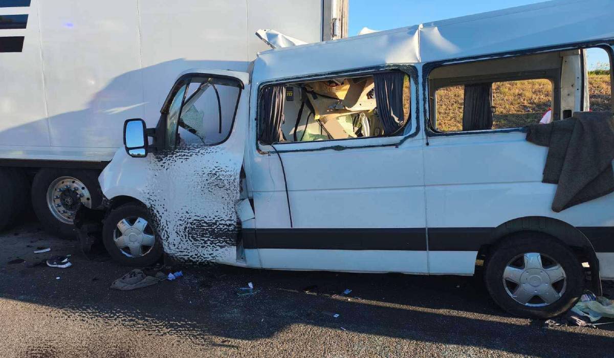 Opt oameni au murit în 40 de minute, în două accidente diferite în Ungaria, cu un camion și un microbuz cu numere de Republica Moldova