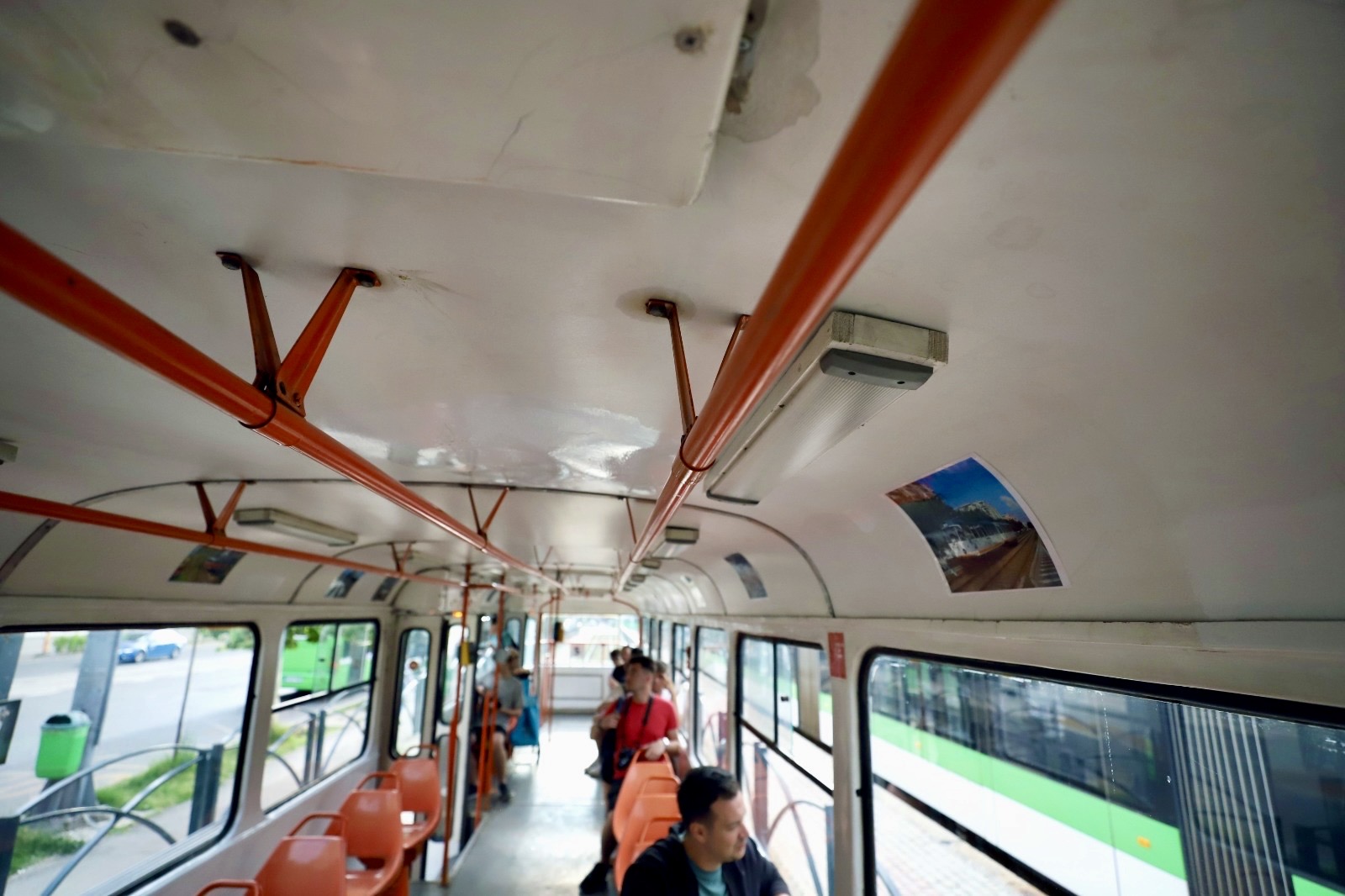 Am mers cu tramvaiul Tatra în drumul spre depou. După 53 de ani, garniturile își iau rămas-bun de la București