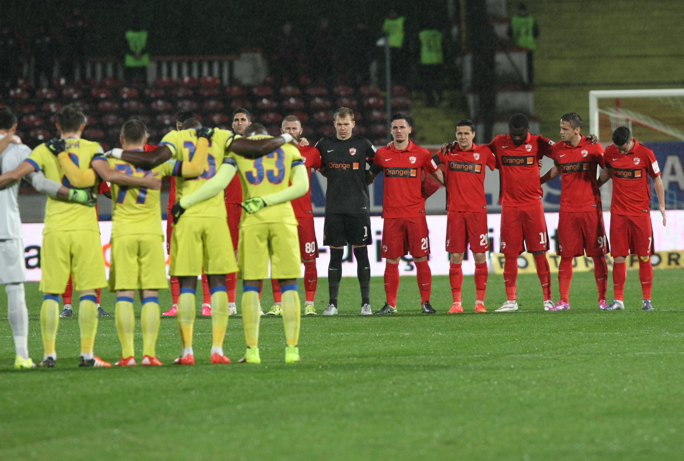 Dinamo - Steaua 3-1. "Câinii" au făcut legea pe teren și au câștigat după patru ani în faţa marii rivale / FOTO