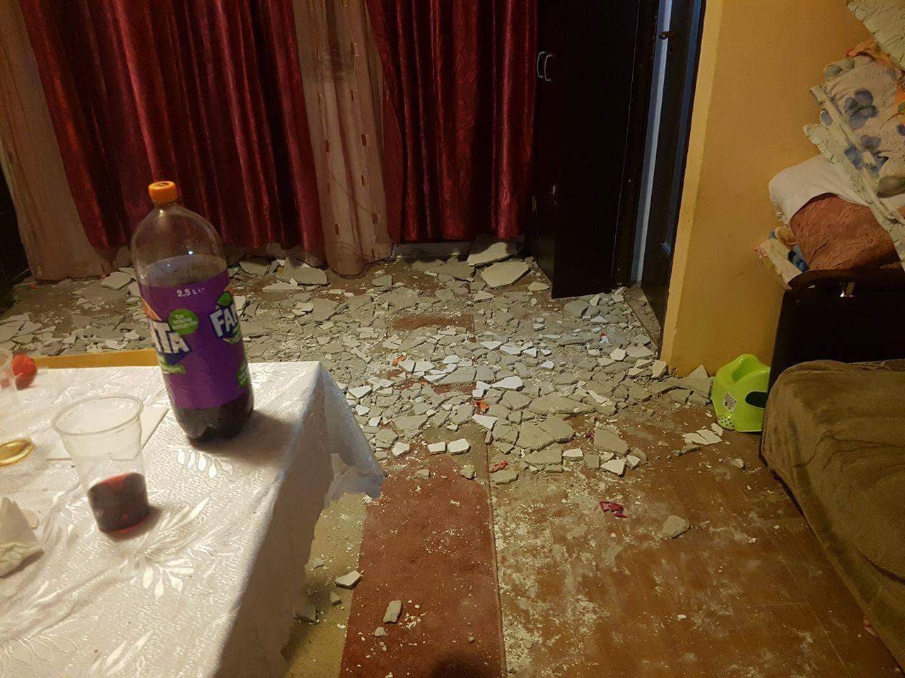 Tavanul unui apartament s-a prăbușit peste un grup de copii, în timpul unei petreceri / FOTO