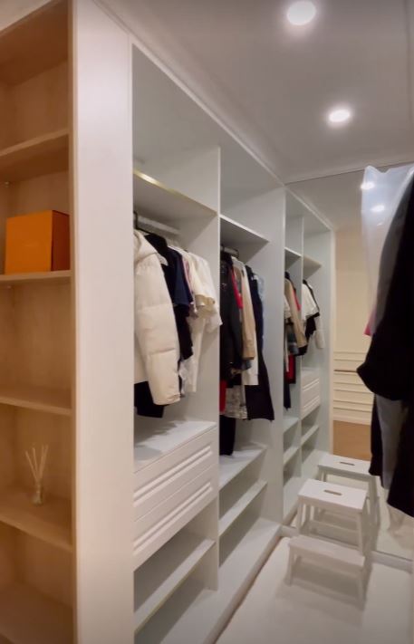 Imagini cu casa Andreei Tonciu. Doar mobilierul pentru dormitorul matrimonial a fost 10.000 de euro