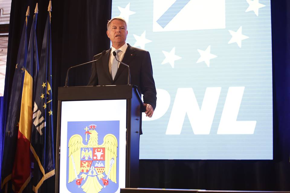 GALERIE FOTO/ Consiliul Național al PNL se reunește la Parlament. Președintele Klaus Iohannis a ținut un discurs în fața liberalilor