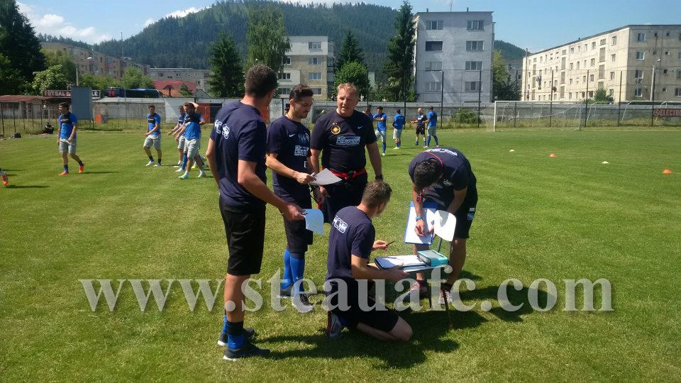 Pedrazzini a făcut poze! Recuperare în pubele de gunoi pline cu gheață / FOTO
