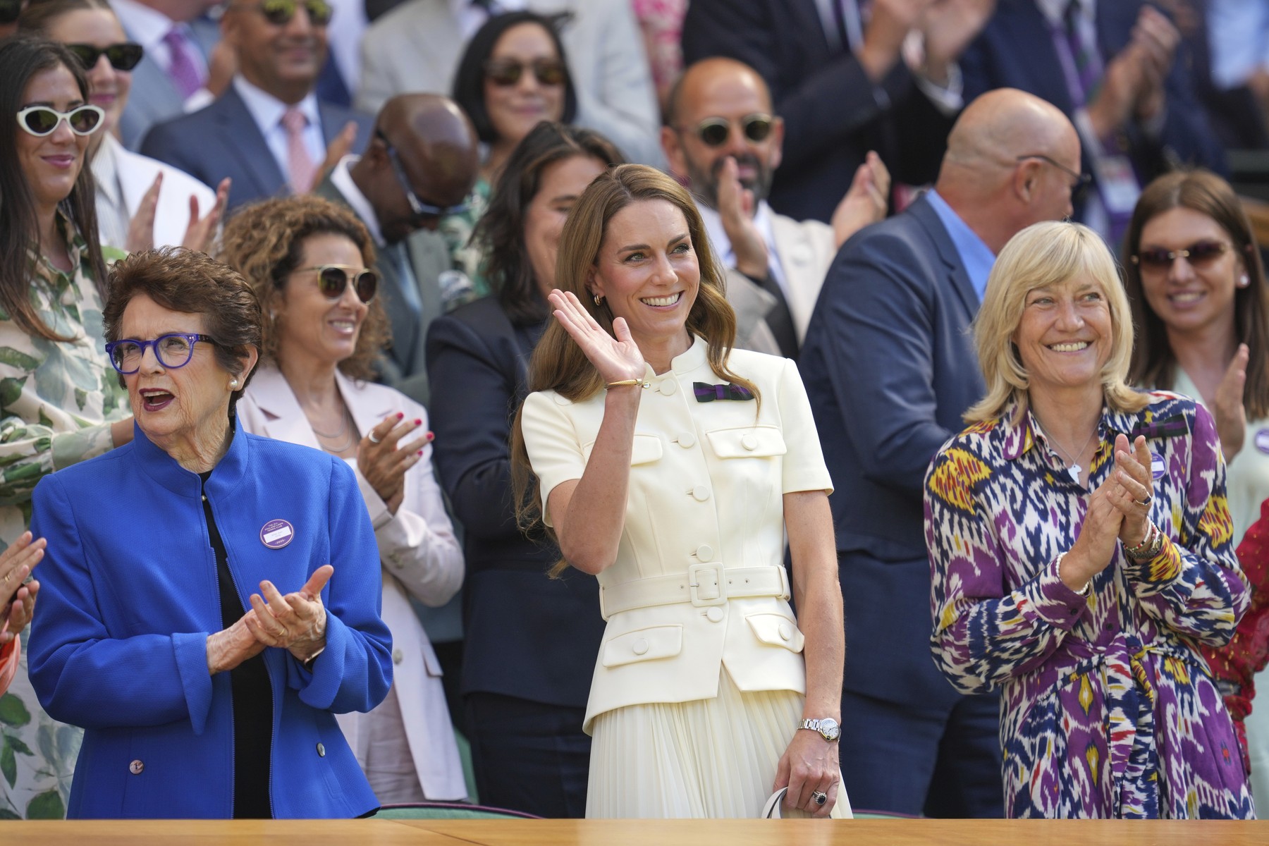 Cât costă rochia verde purtată de Simona Halep la Wimbledon. A accesorizat-o cu o geantă Chanel și bijuterii Van Cleef &amp; Arpels și Cartier