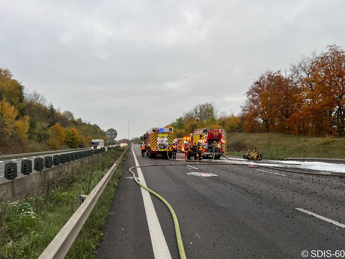 Șofer român de TIR, scos în viață din cabina care ardea, răsturnată pe o autostradă din Franța: „Nu am vrut să-l văd cum moare”