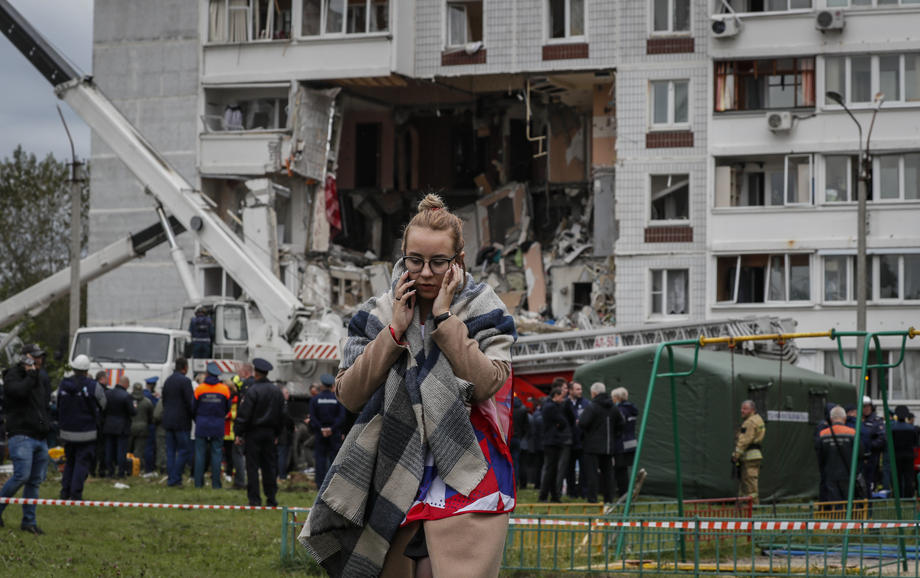 Doi morți și mai mulți răniți după o explozie la un bloc de locuințe din Rusia