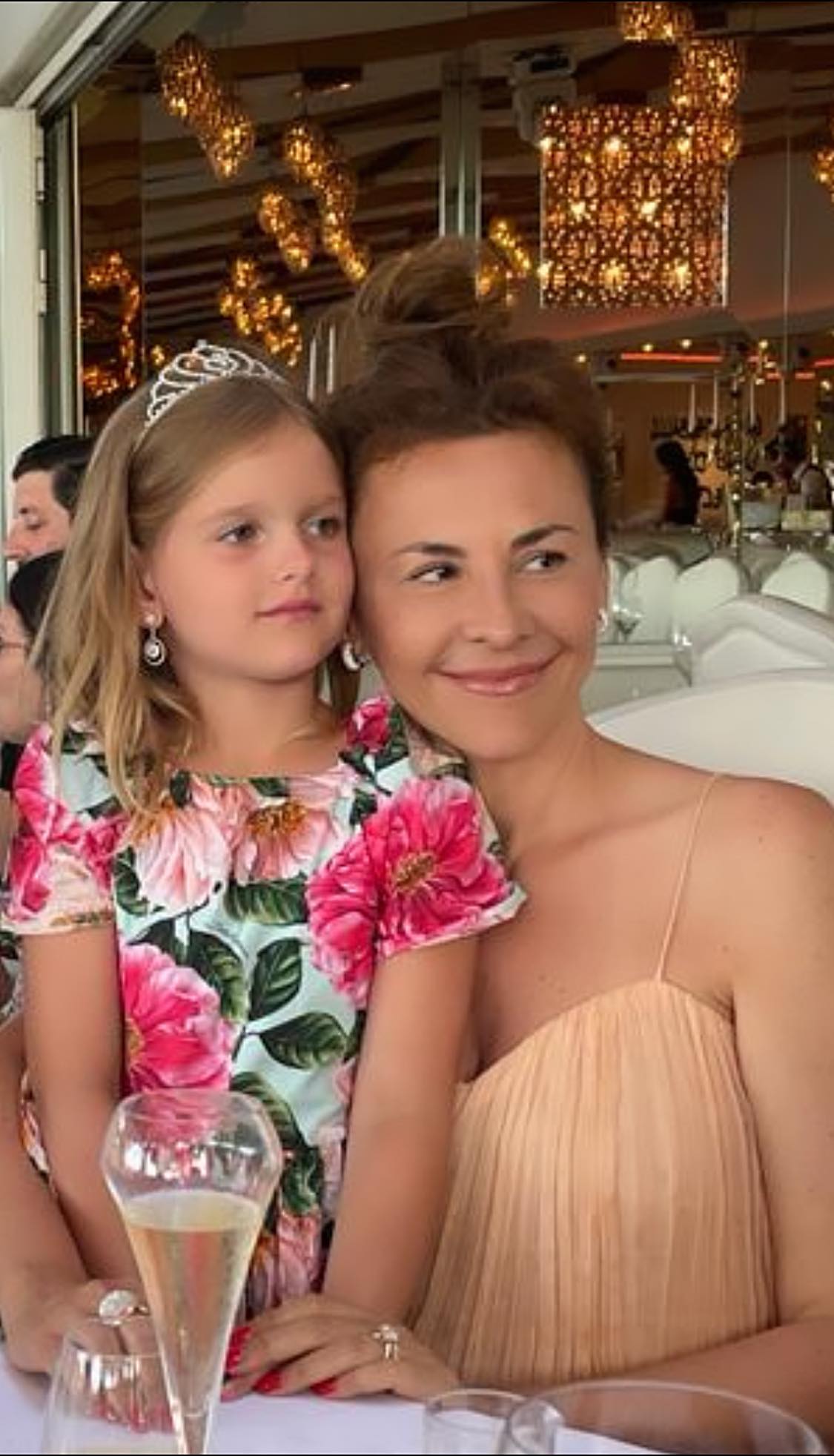 Imagine rară cu unicul băiat al lui Viorel Cataramă. Adina Alberts a fost criticată pentru gestul făcut față de fiul vitreg: „Nu are respect”