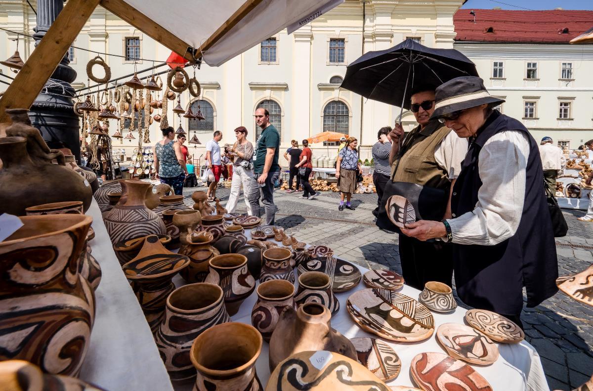 Târgul Olarilor de la Sibiu a ajuns la cea de-a 51-a ediție GALERIE FOTO