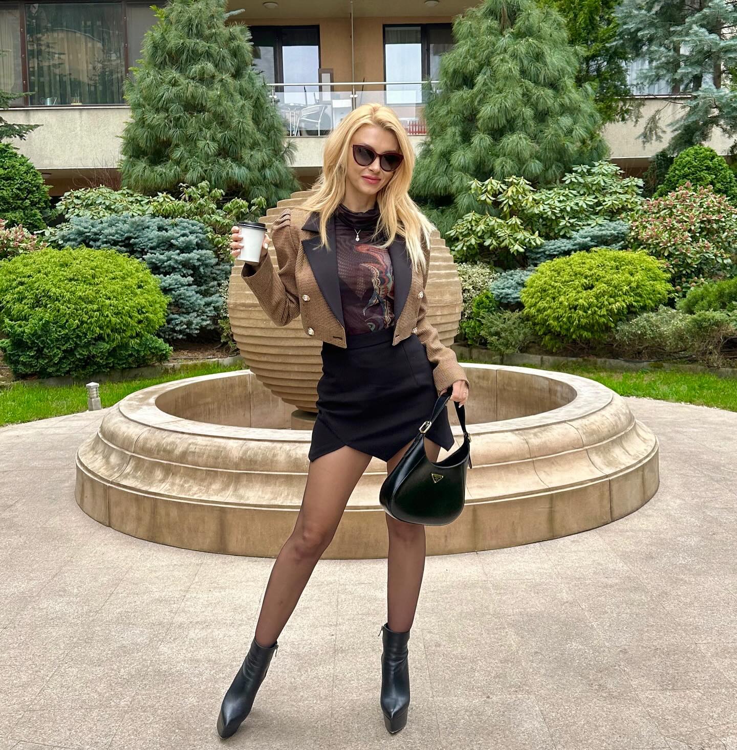 Andreea Bălan, despre cum se împarte între carieră și viața de mamă a două fete: „Nu am avut timp să le iau de la grădiniță. Bunica ține casa”