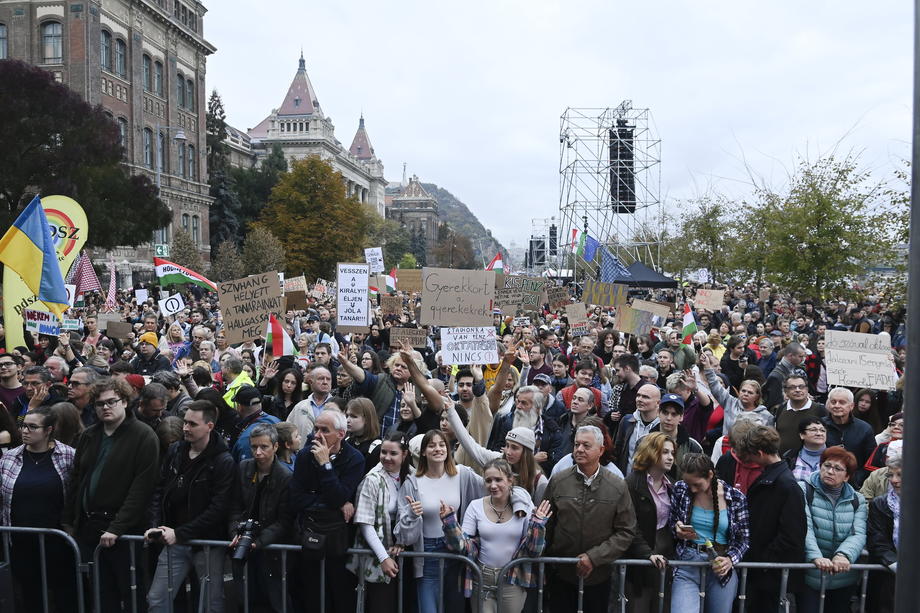 Protest masiv față de Guvernul de la Budapesta, cu mesaje anti-Viktor Orban, din cauza salariilor și a inflației