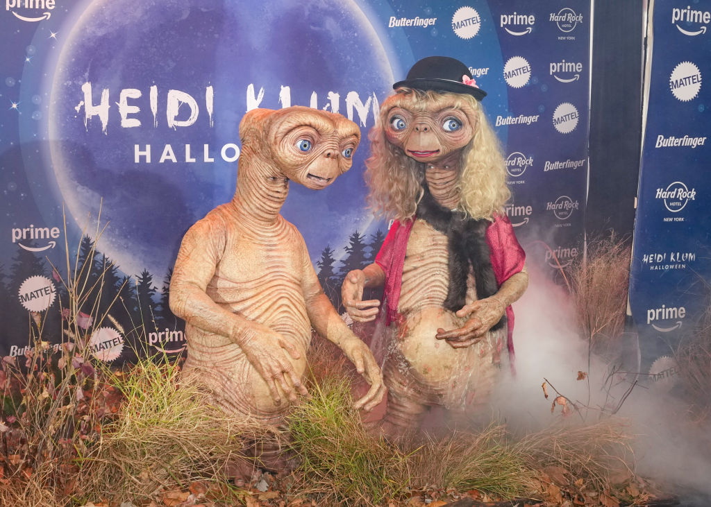 Minden idők halloweenpartiját hozta össze Heidi Klum - fotókon a legeszelősebb jelmezek