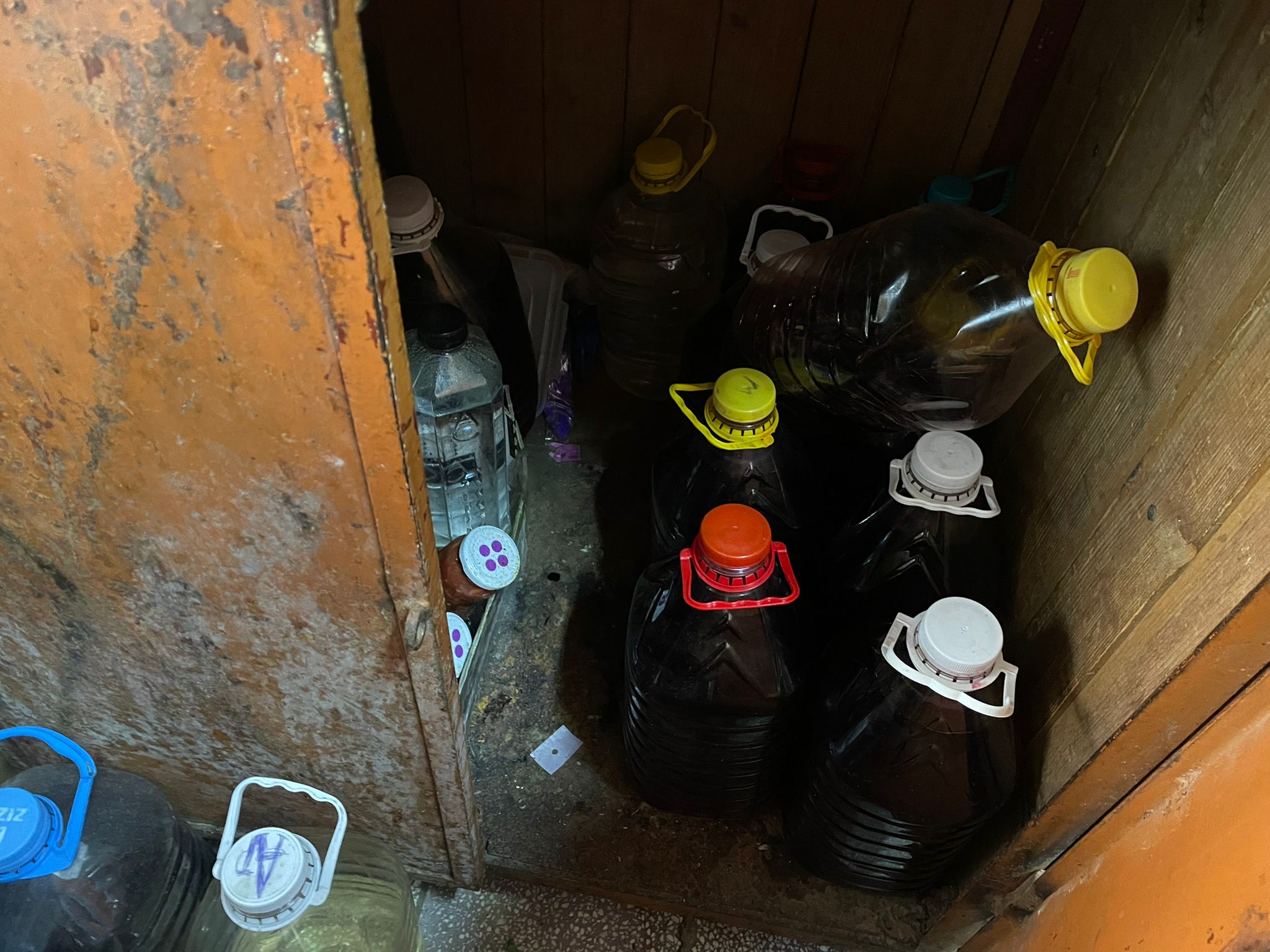 Piața Gemeni, închisă temporar pentru nereguli importante. „Vindeți pisici aici?”