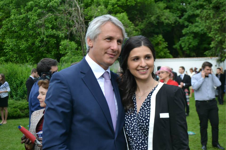 Atunci și acum: Eugen Teodorovici, ministrul care se ocupă de finanțele țării, dar are cinci credite la bănci, de aproape 800.000 de euro