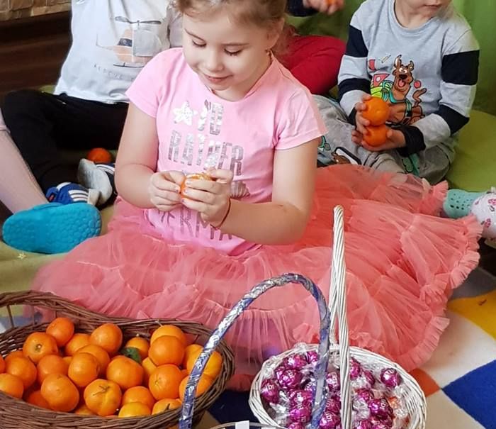 Surpriză de proporții la grădinița unde învață fata Oanei Roman. "Mă înclin" | FOTO