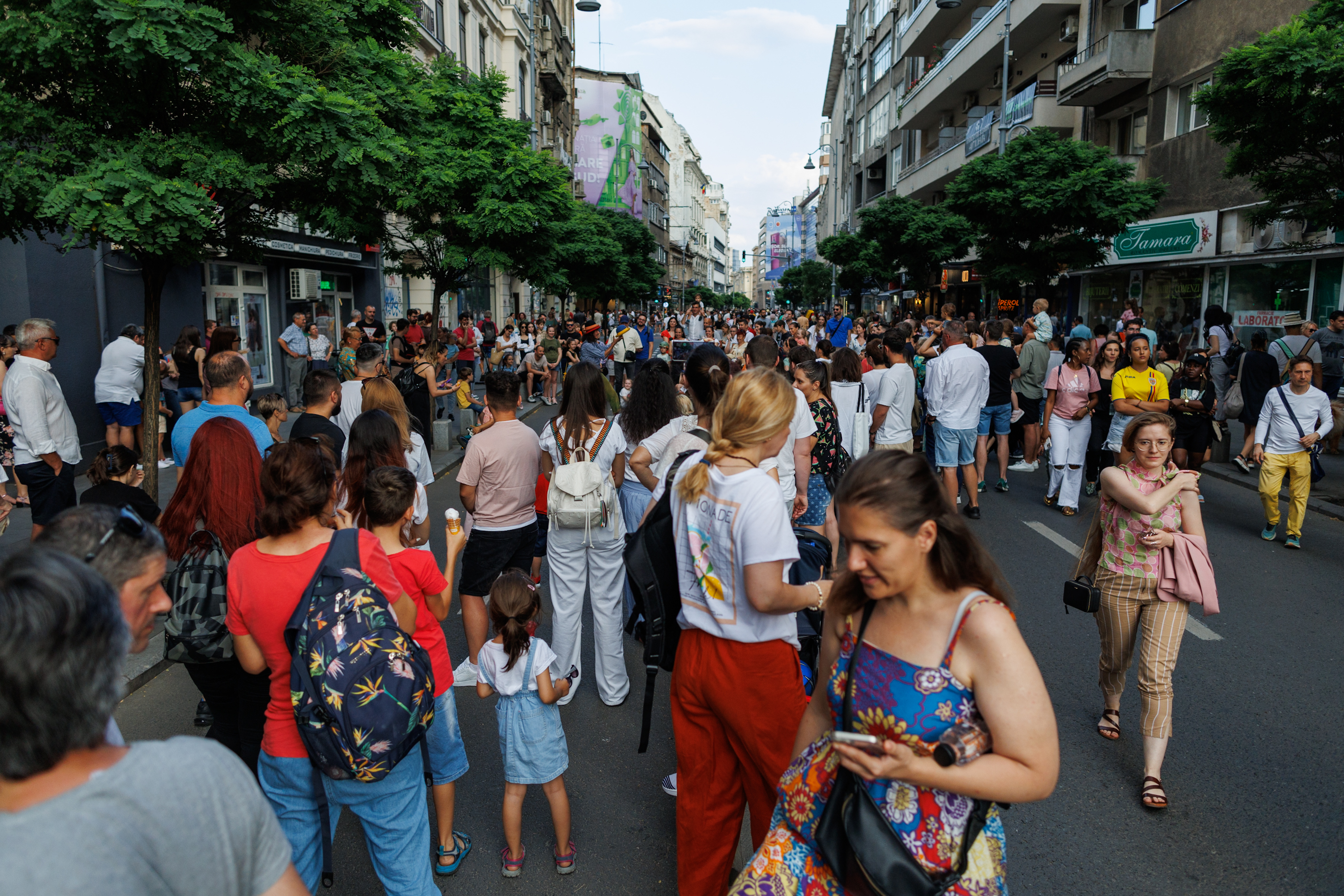 FOTOREPORTAJ. „B-Fit in the Street” în 50 de imagini. 200 de artişti din Spania, Franţa și Italia au făcut spectacol pe străzile din București