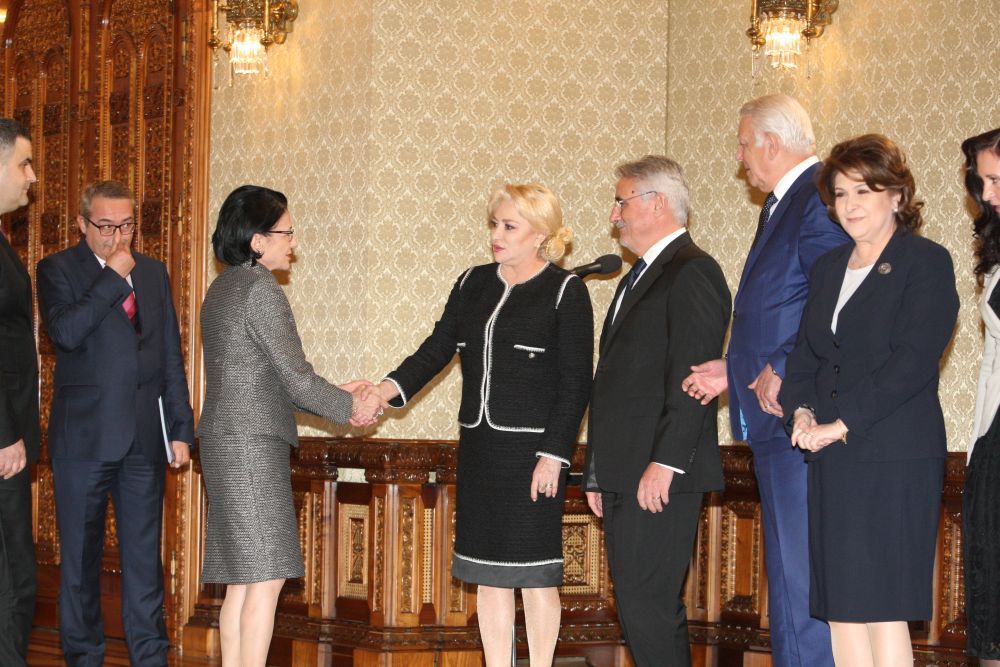VIDEO/ Noii miniştri din Cabinetul Dăncilă 2 au depus jurământul la Palatul Cotroceni