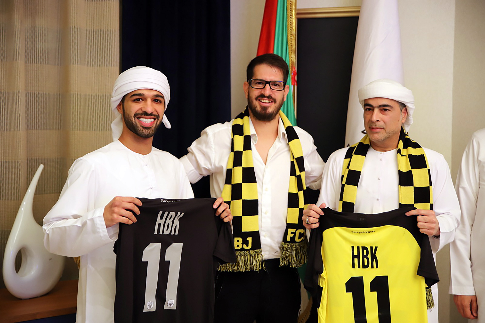Arab befektető vásárolta be magát a legrasszistább izraeli futball klubba -  Sportal.hu
