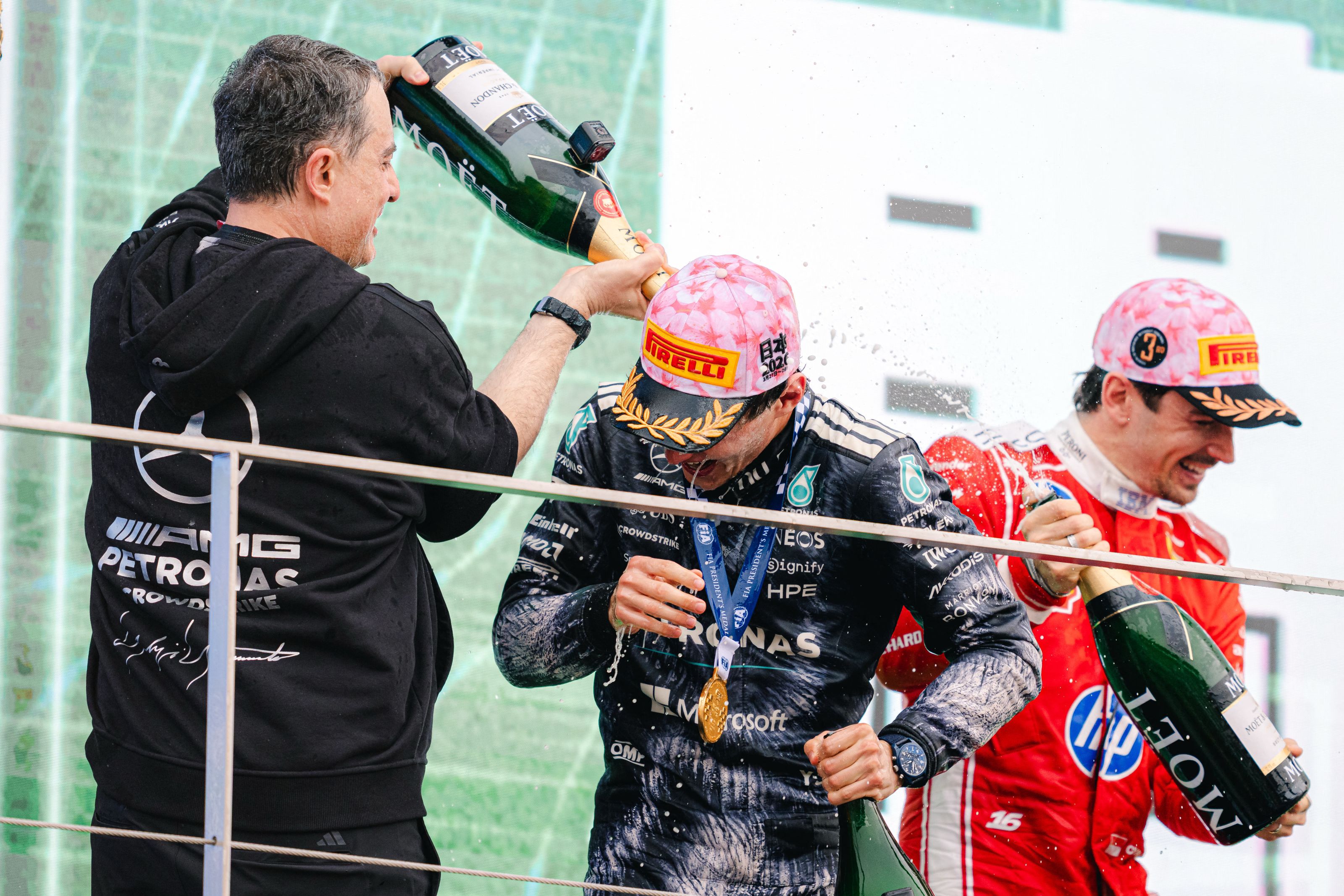 Ca pe vremea lui Michael Schumacher. Ce s-a auzit pe podiumul de Formula 1 după ultimele două curse câștigate de Kimi Antonelli