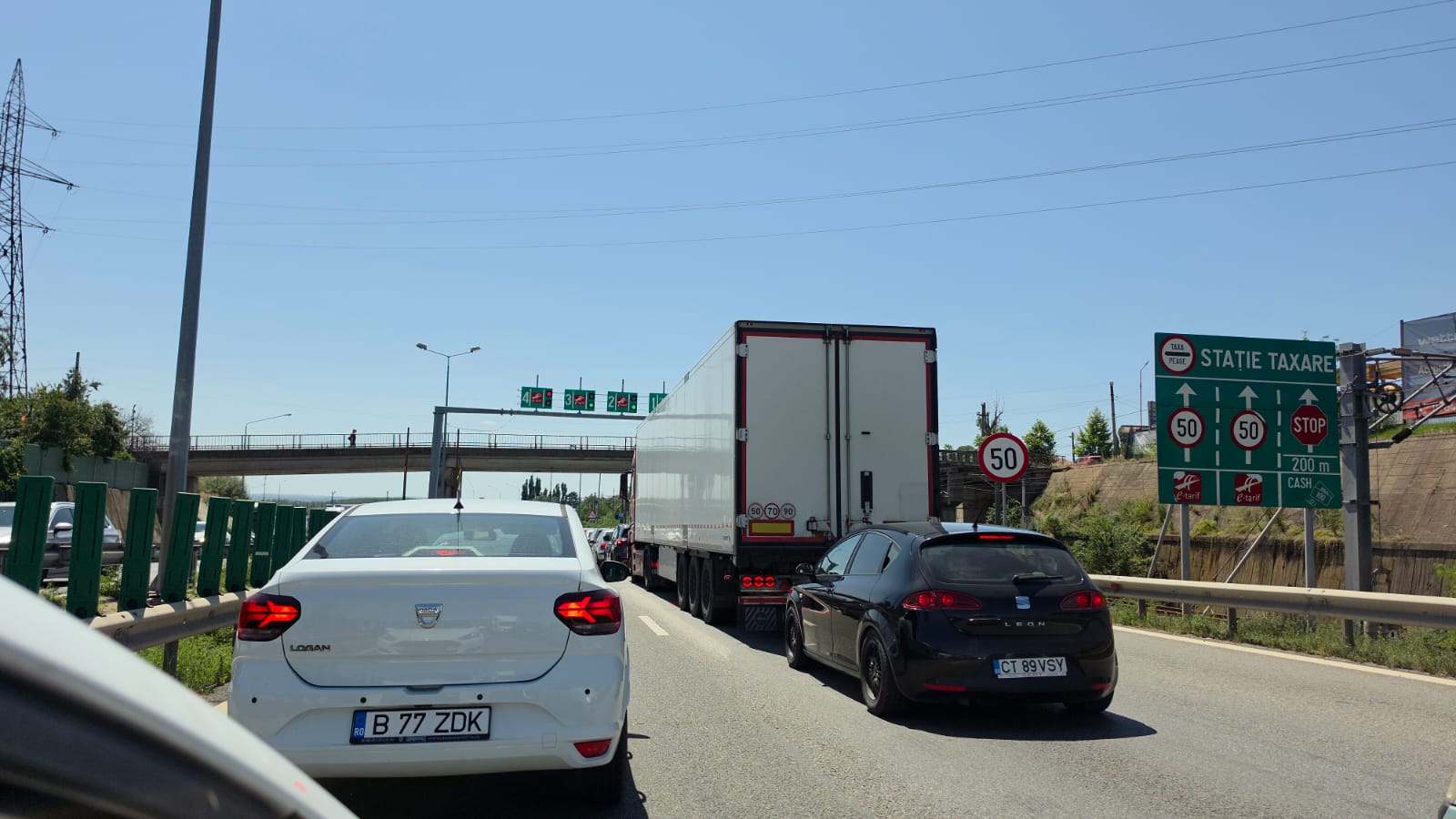 Se circulă bară la bară pe Autostrada Soarelui, înainte și după stația de taxare Fetești