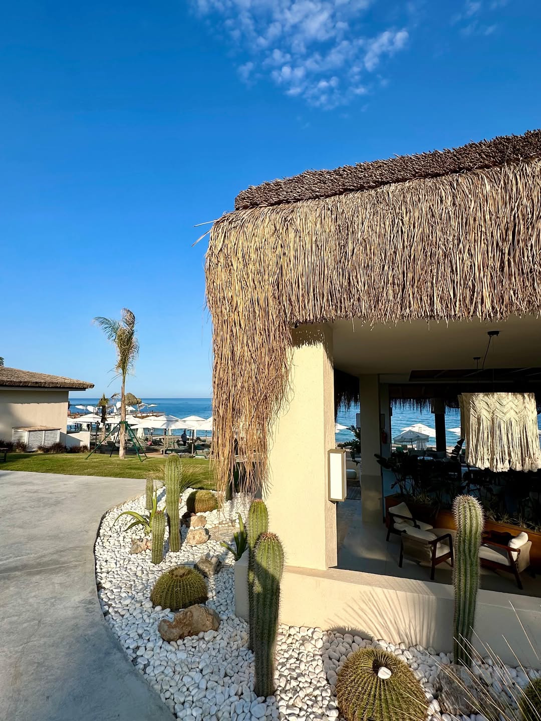 Imagini cu Roxana Nemeș și gemenii ei în vacanță, în Turcia. Cât costă sejurul la resortul de cinci stele din Antalya