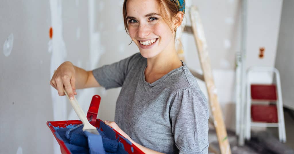 femme peinture