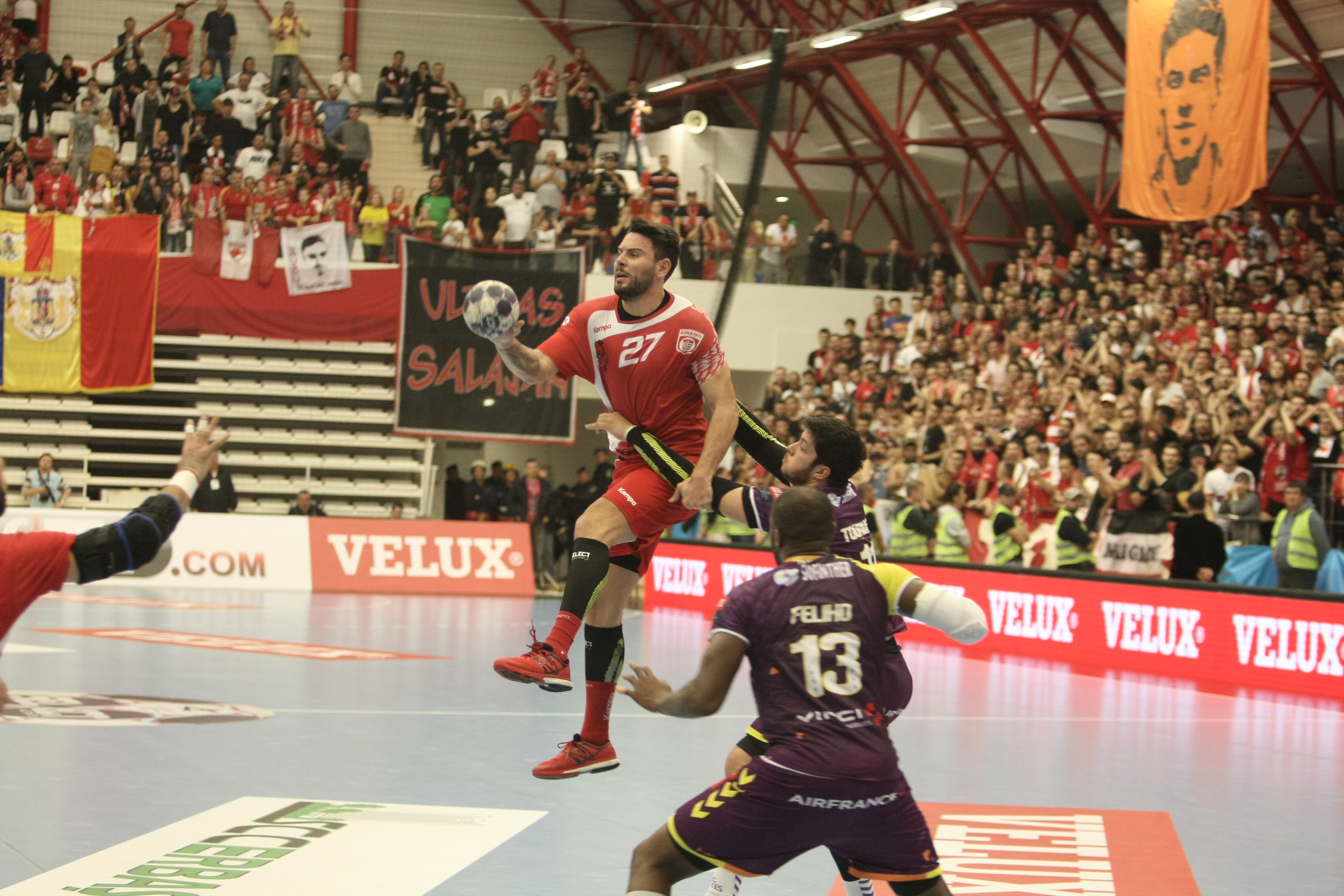 Dinamo a pierdut dramatic cu Nantes, în Liga Campionilor la handbal / GALERIE FOTO