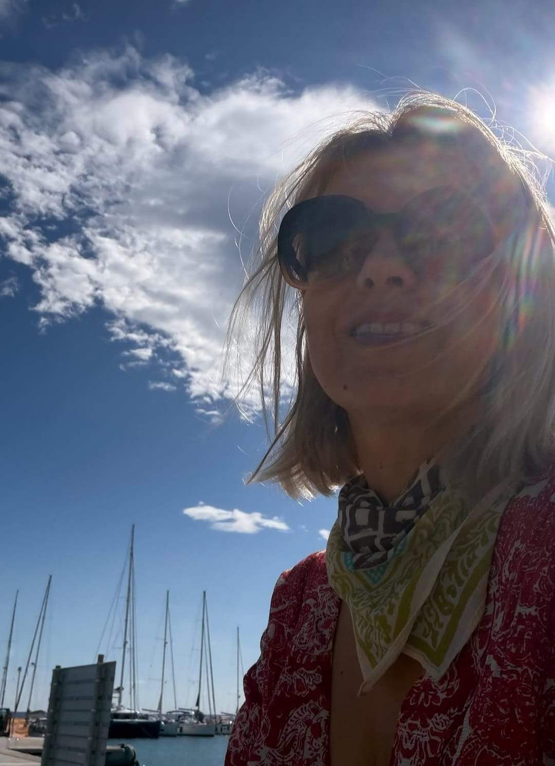 Simona Gherghe, vacanță de vis în Grecia alături de familie. Imagini din locul de care s-a îndrăgostit în urmă cu 18 ani