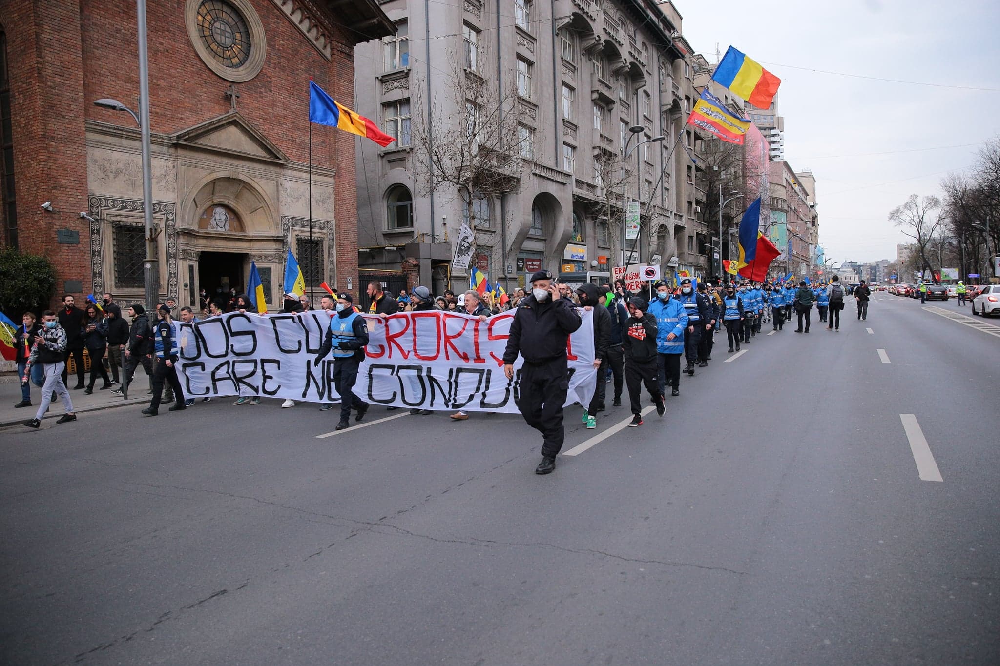 Noi proteste în București și Constanța. „Foamea ne scoate din casă”