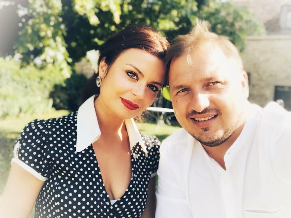 Ana Maria Georgescu s-a căsătorit. Imagini superbe cu interpreta celebrei melodii "Ochii tăi" și alesul inimii ei | FOTO