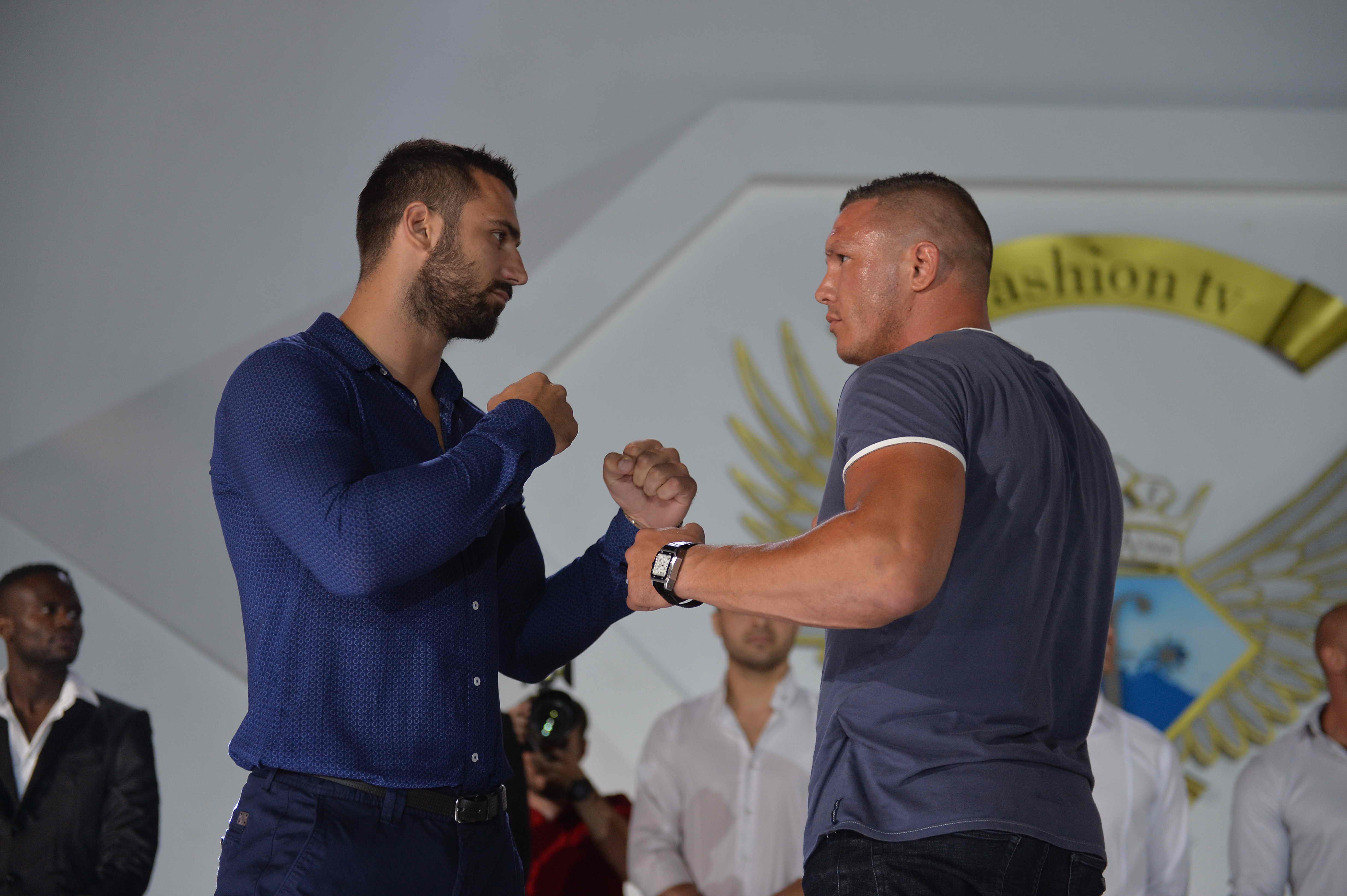 Luptătorii de la Superkombat Mamaia au trecut cu bine de proba cântarului / GALERIE FOTO