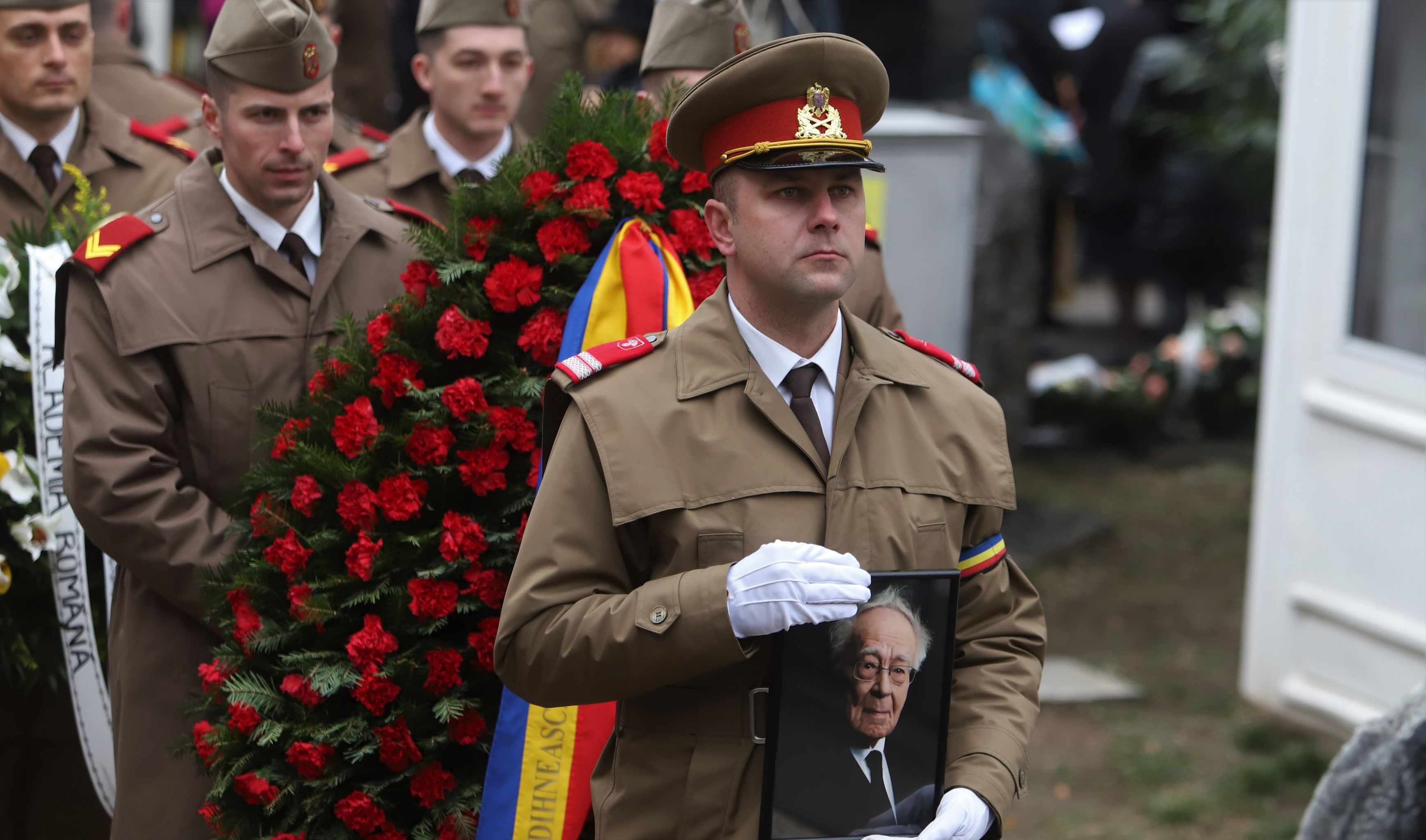 Filozoful Mihai Șora, înmormântat cu onoruri militare la Cimitirul Bellu