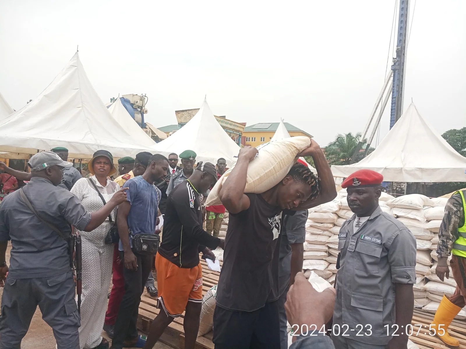 Picture of the rice distribution by the Nigerian Customs Service in Lagos on Friday [NAN]