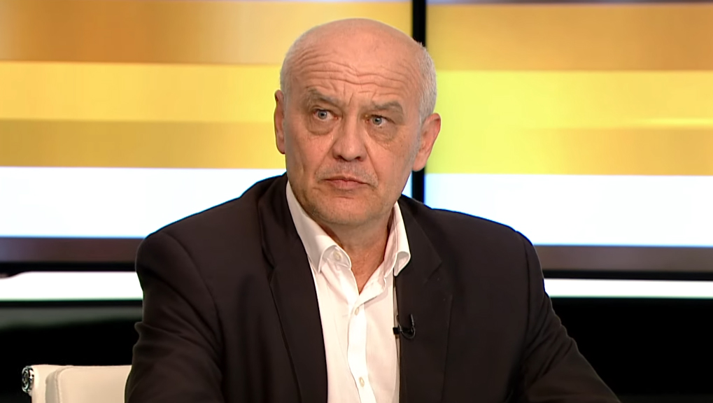 Váratlan bejelentés: Lemondott egyéni képviselői mandátumáról Pápa polgármestere