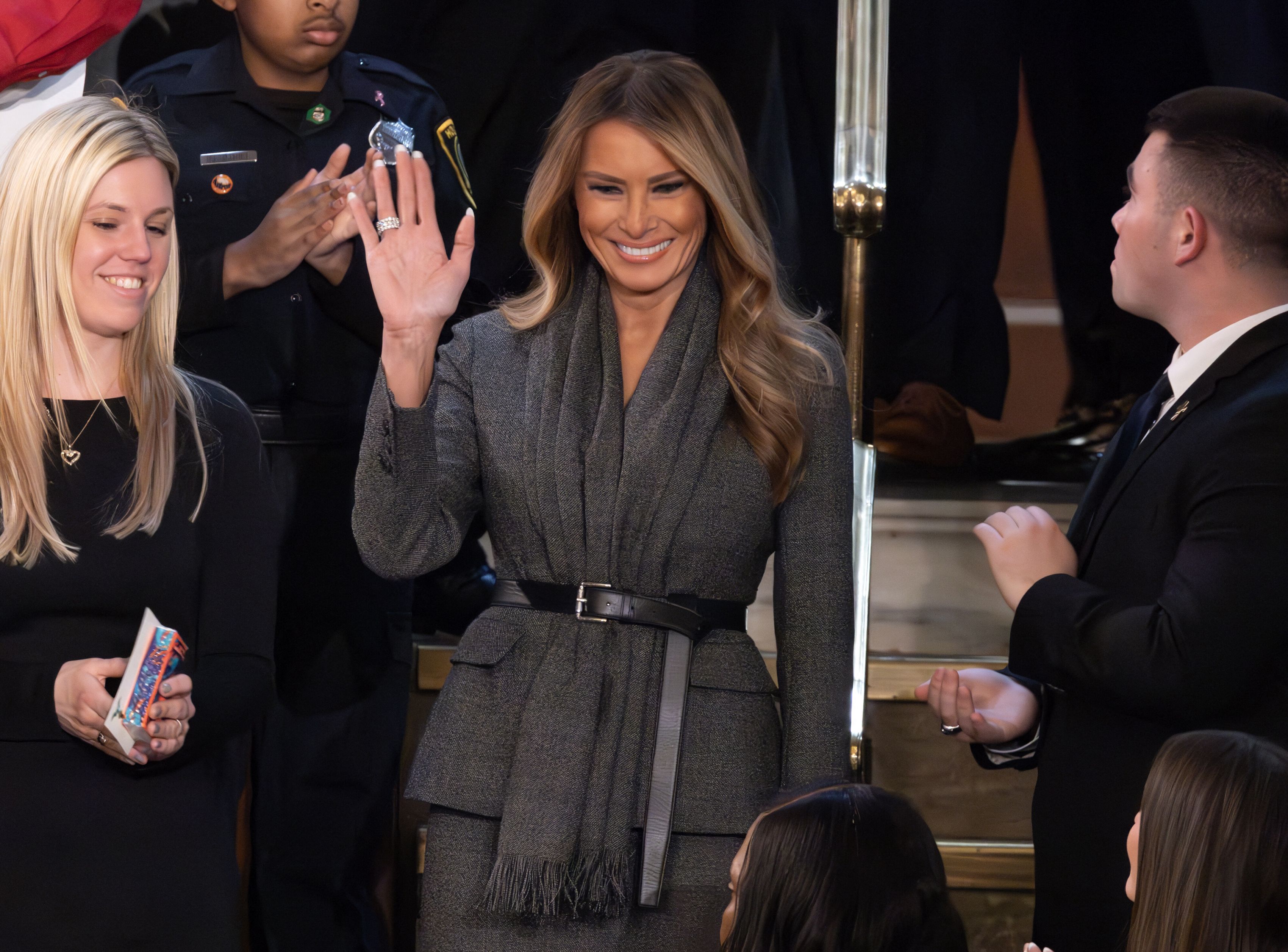 Cum a apărut Melania la discursul lui Donald Trump în fața Congresului. Suma colosală pe care a plătit-o pentru sacoul Dior