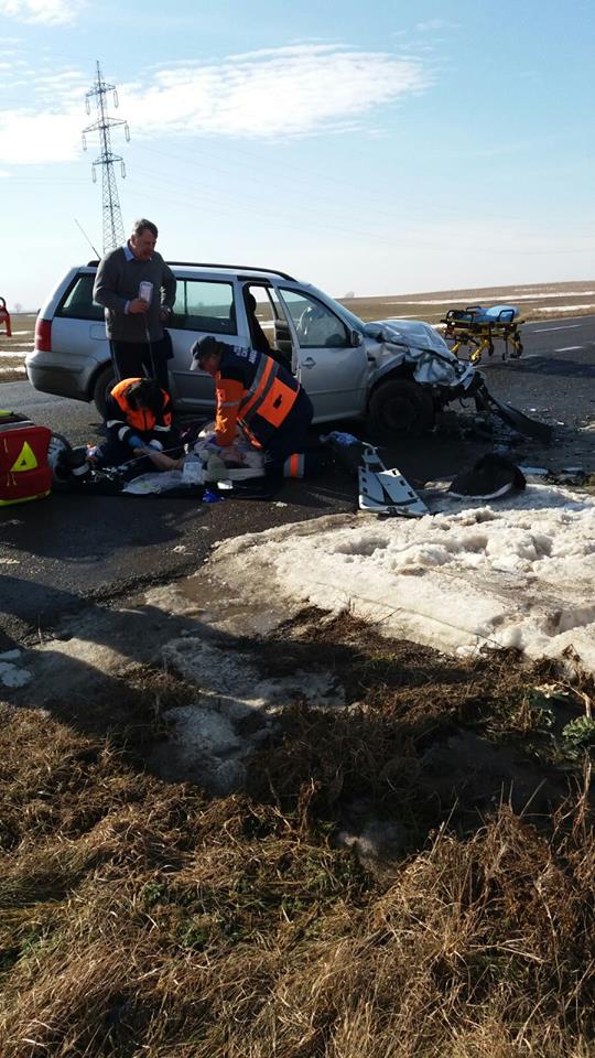 UPDATE: Accident în județul Constanța. Două mașini s-au ciocnit violent | FOTO și VIDEO