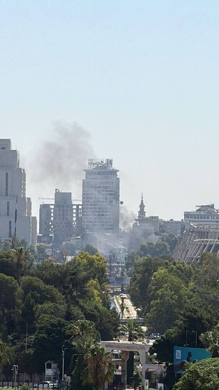 Explozii la Damasc, lângă hotelul în care este cazat Emmanuel Macron, aflat în vizită în Siria