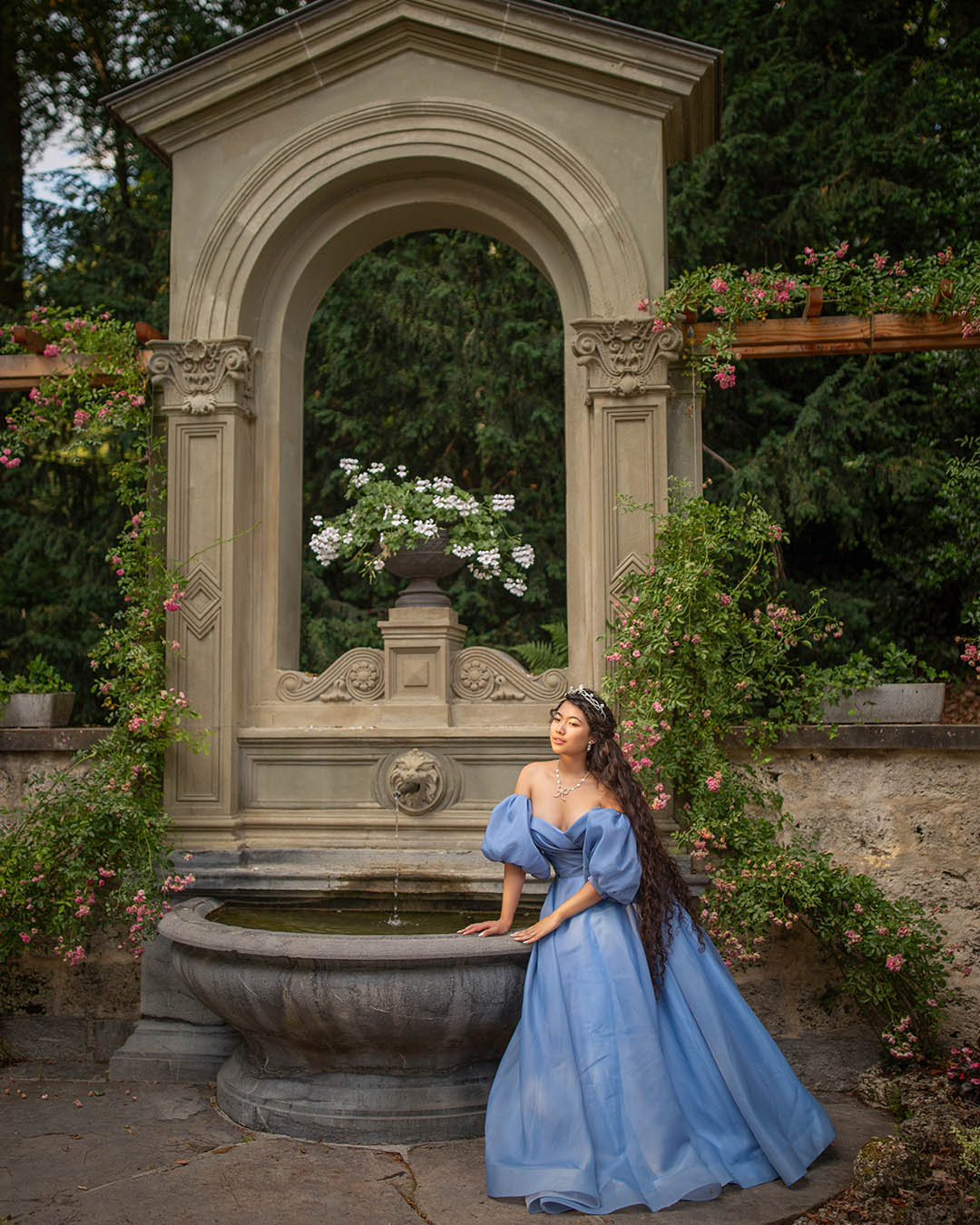 Raluca Antuca, fotografa specializată în stilul „fairytale”: „Estetica fantastică mă provoacă, îți permite să gândești în afara limitelor realității” | Interviu