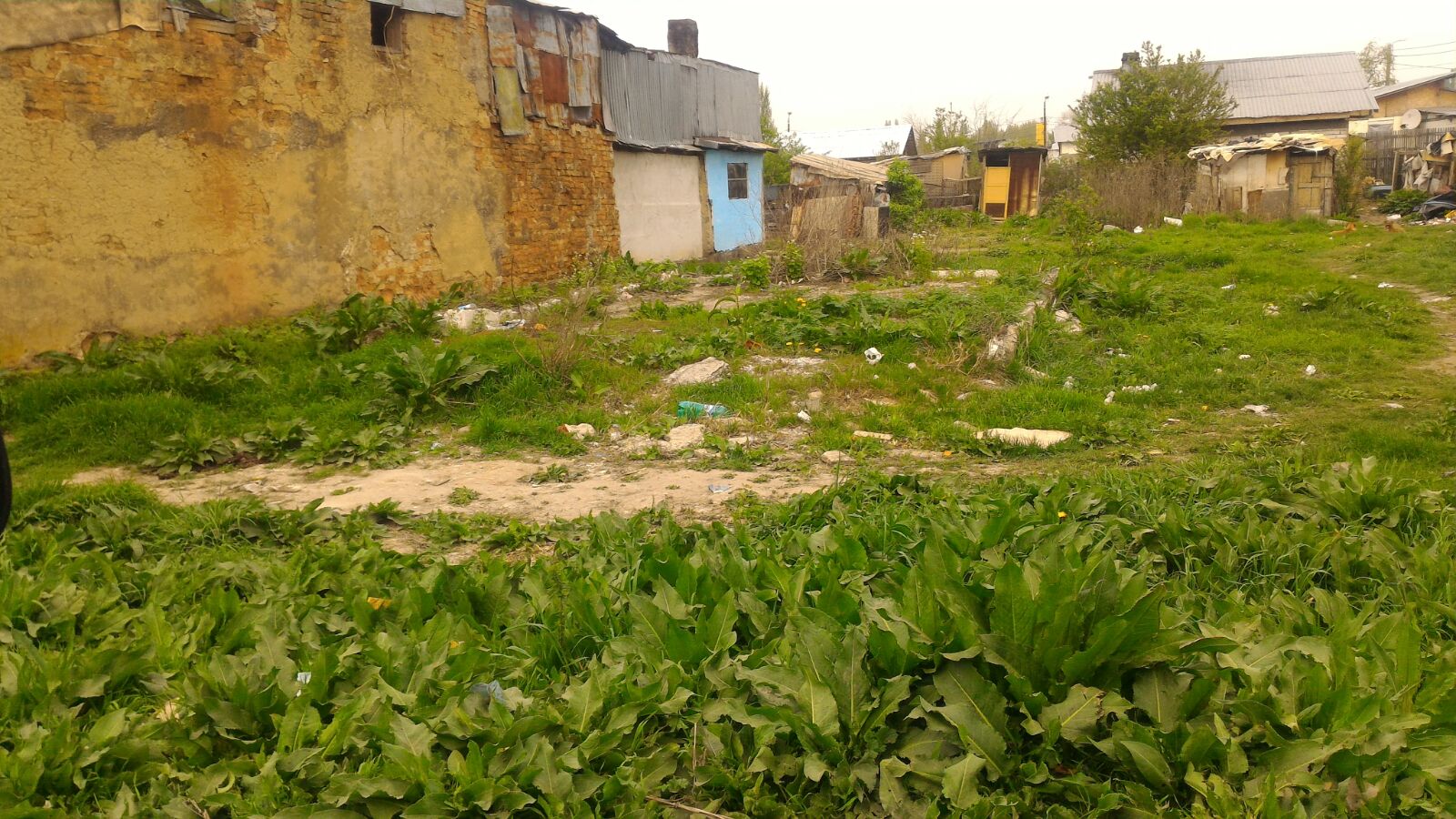 REPORTAJ: Ploiești, un oraș, două lumi total diferite: Viața în lux și viața printre gunoaie în urbea lui Caragiale/ VIDEO&FOTO