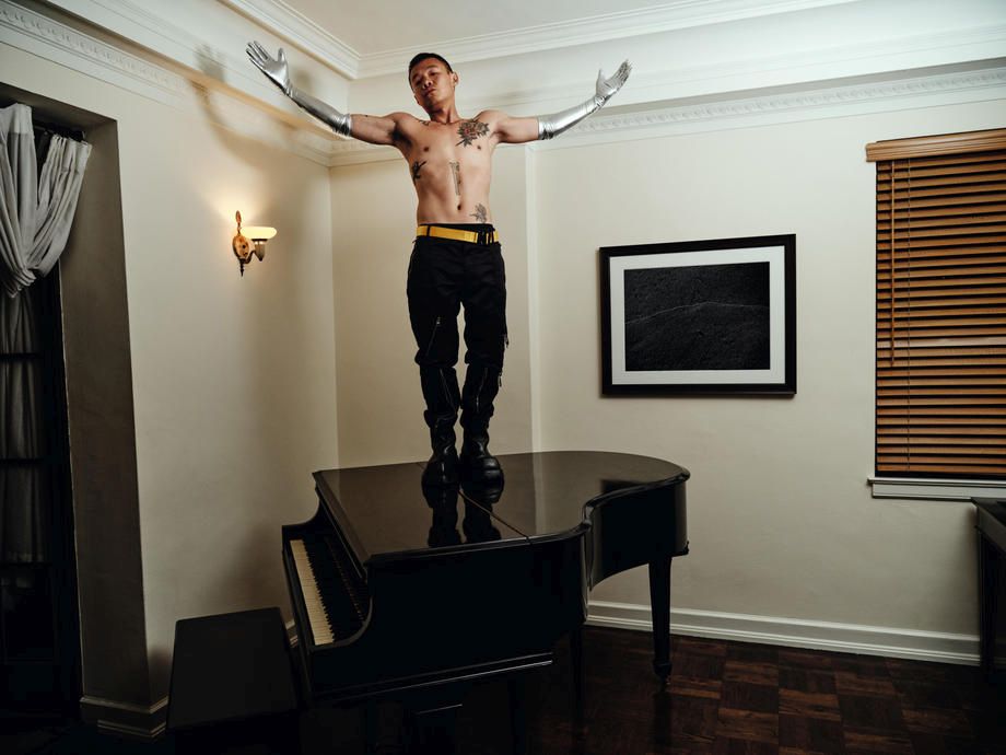 Calendarul Pirelli 2022. Bryan Adams a devenit fotograf pentru unele dintre cele mai mari vedete ale muzicii