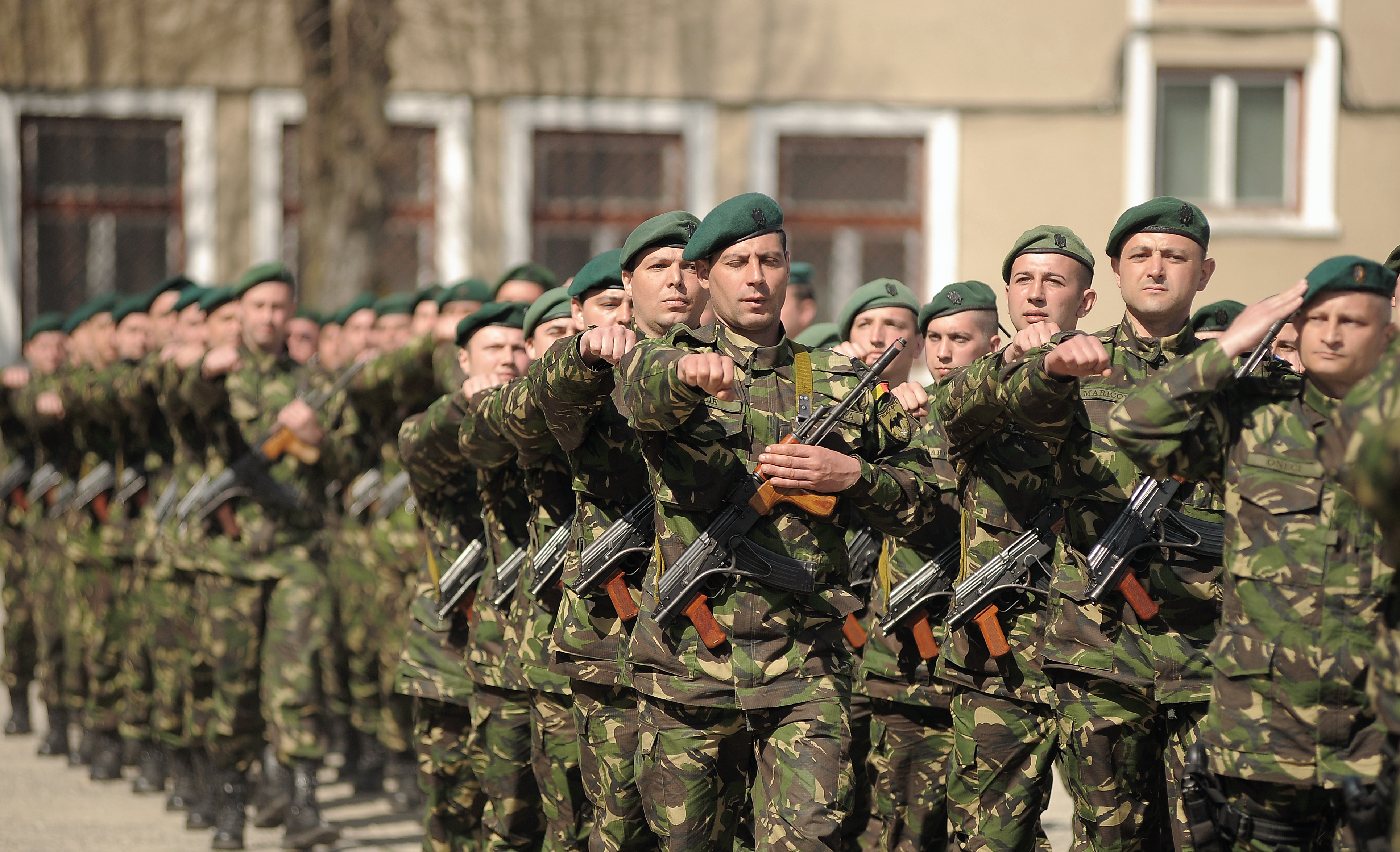 VIDEO&FOTO/ “Liliecii Negri” s-au întors acasă. Misiunea militarilor din Grupul de luptă al NATO din Polonia a durat șase luni