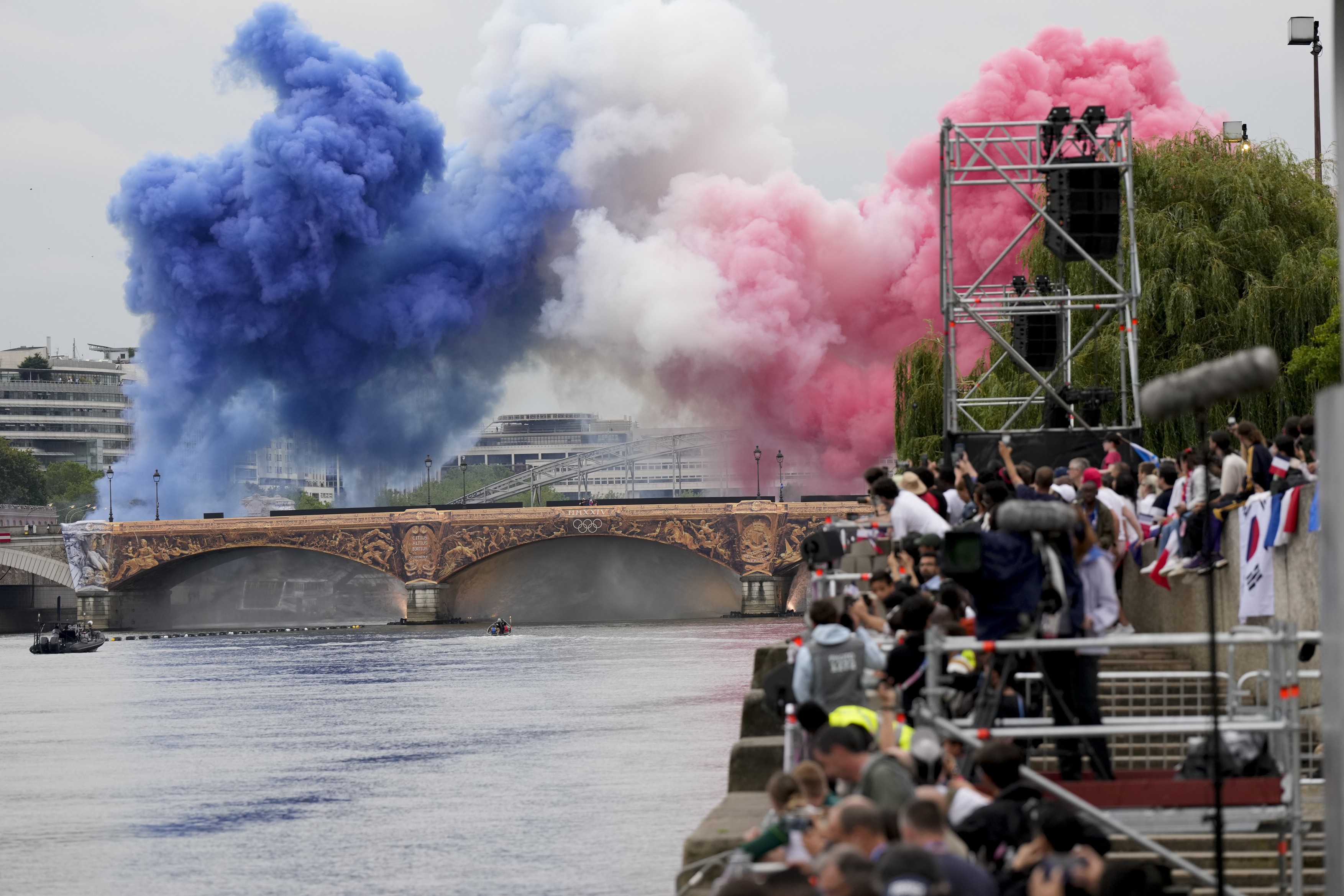 Ceremonia de deschidere a Jocurilor Olimpice de la Paris 2024. Imagini spectaculoase din capitala Franței | VIDEO