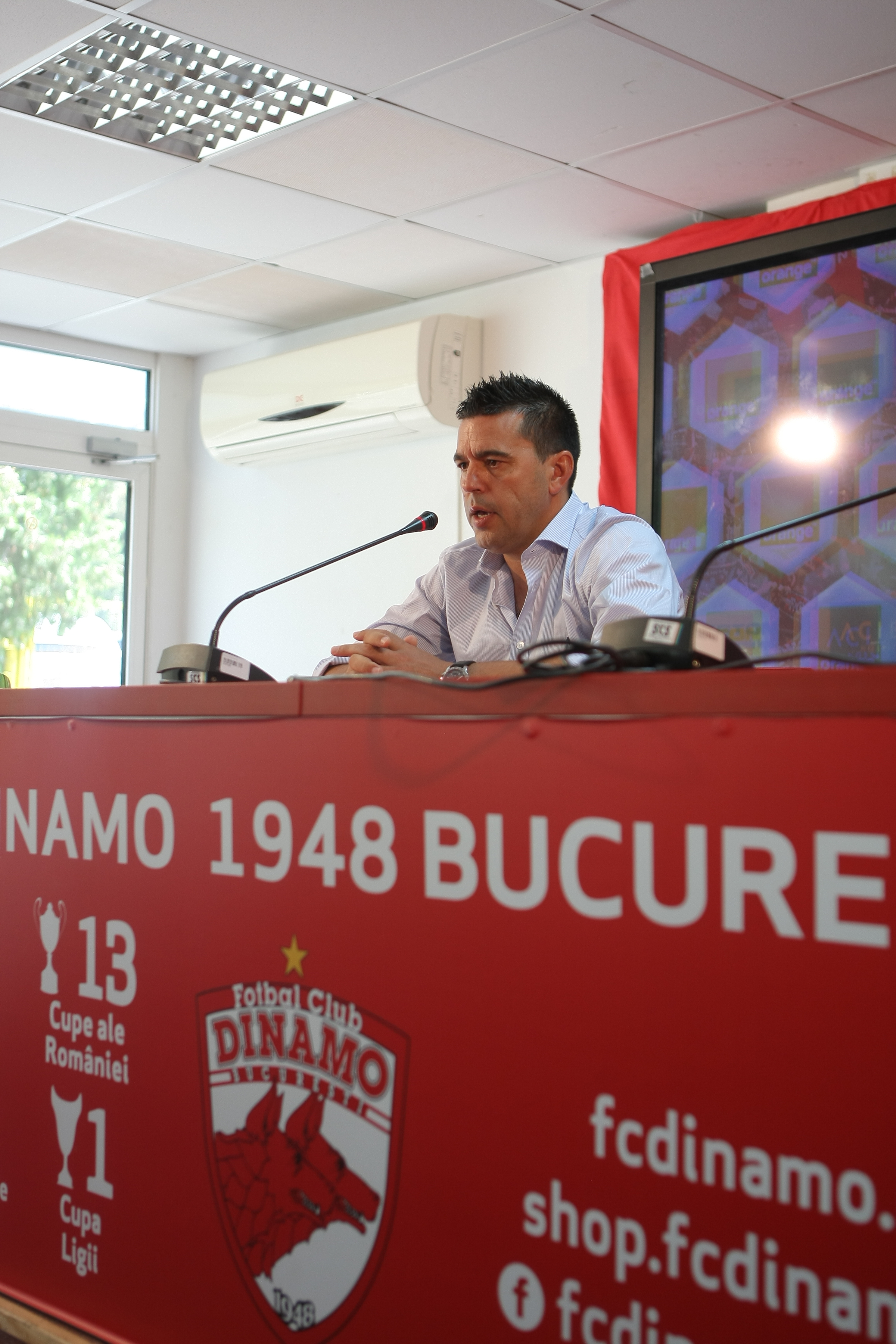De ce a acceptat Cosmin Contra să preia imediat naționala. A făcut anunțul oficial: ”E un vis împlinit!”. Nu va mai pregăti Dinamo de AZI. Ce planuri are la națională | FOTO&LIVE VIDEO