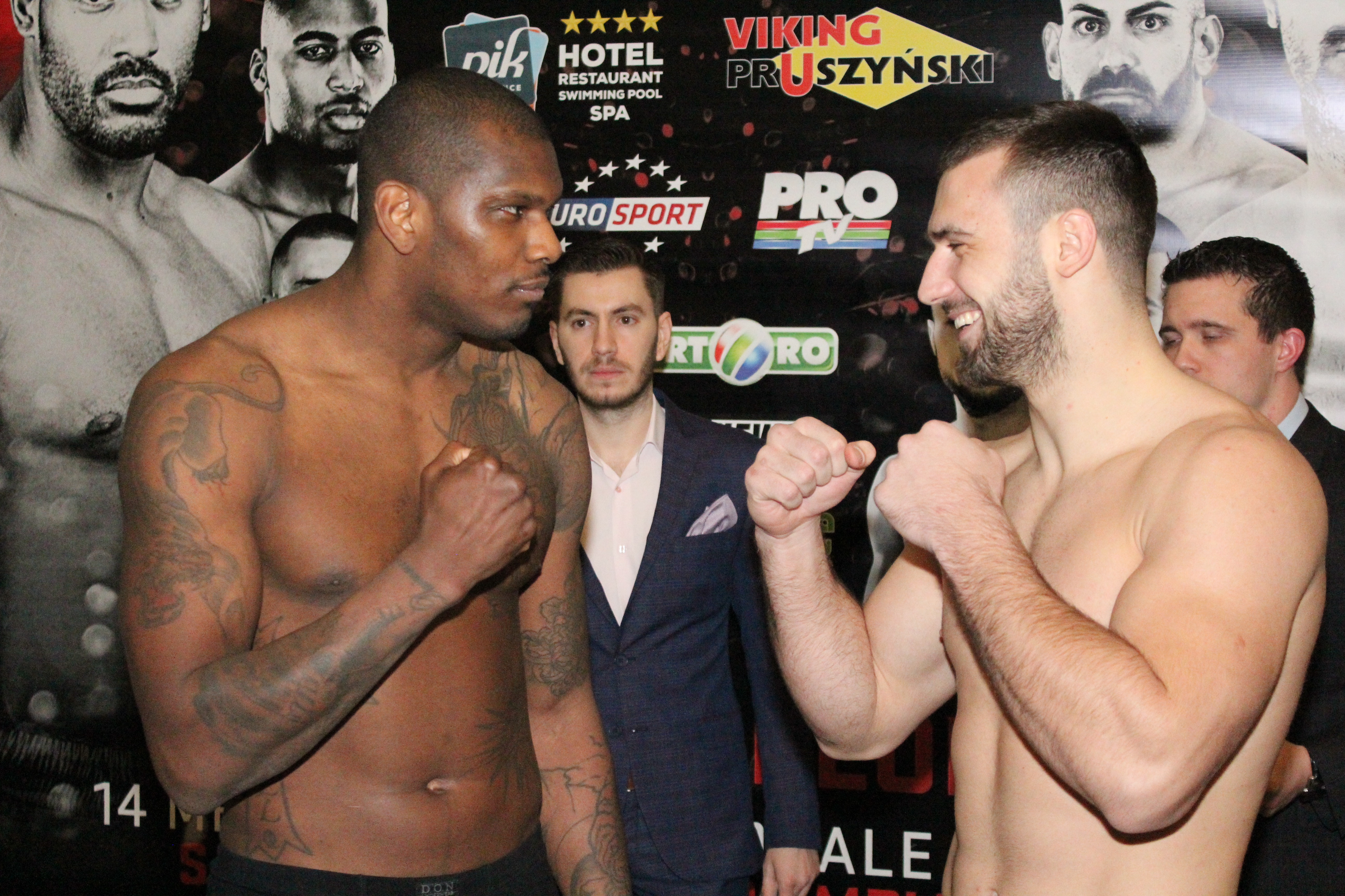 Luptătorii de la Superkombat Ploiești s-au confruntat pentru prima dată la cântarul oficial / GALERIE FOTO