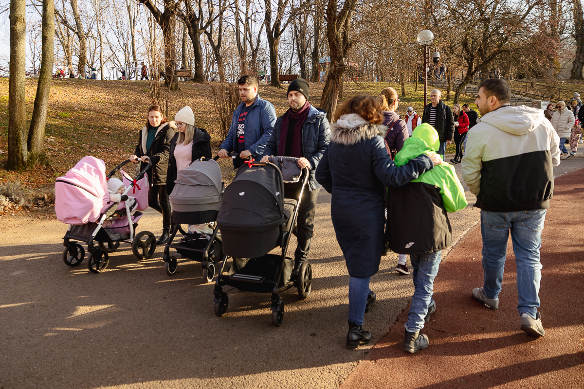 FOTOREPORTAJ Primăvara de pe 1 ianuarie a scos bucureștenii în parc. „Nu am prea realizat că sunt Sărbătorile de iarnă”