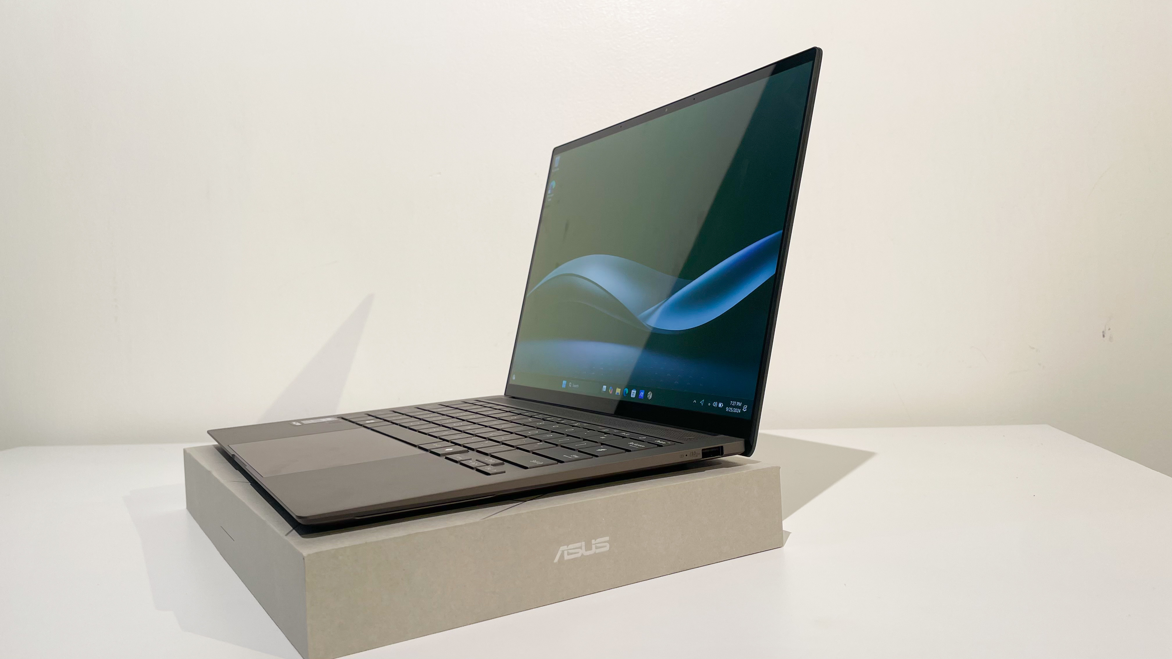 ASUS Zenbook S 14