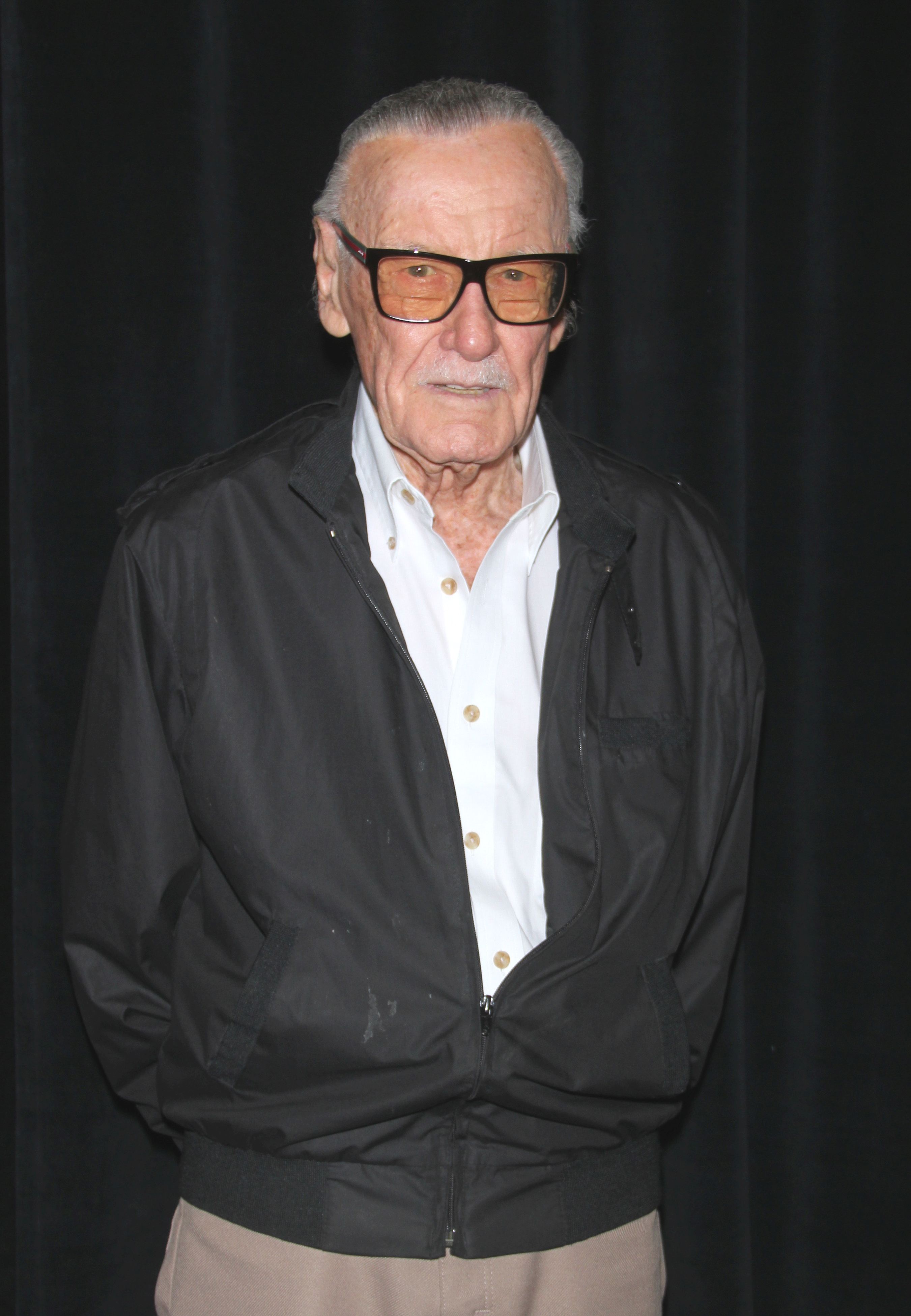 Stan Lee a murit. "Părintele" lui Spider-Man, fiul al unor emigranți din România, era bolnav de mai mult timp