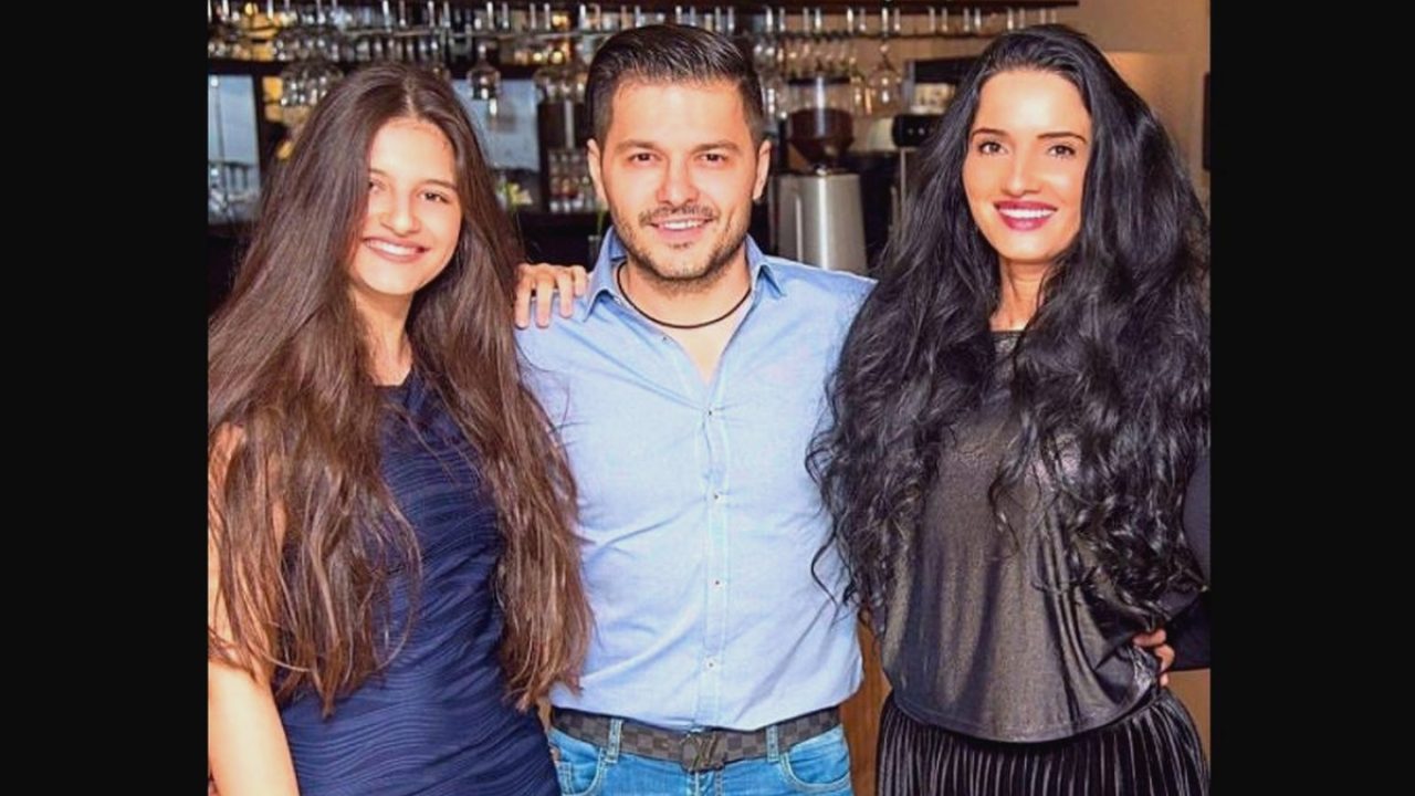 Carmina, fiica lui Liviu Vârciu, vrea să se lanseze în muzică: „Am moștenit vocea lui, dar parcă eu cânt un pic mai bine”. Din ce își câștigă tânăra banii