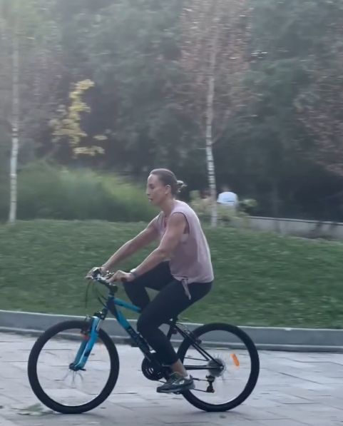 Adina Halas a învățat să meargă pe bicicletă la 46 de ani: „Primul pas nu trebuie să fie perfect”