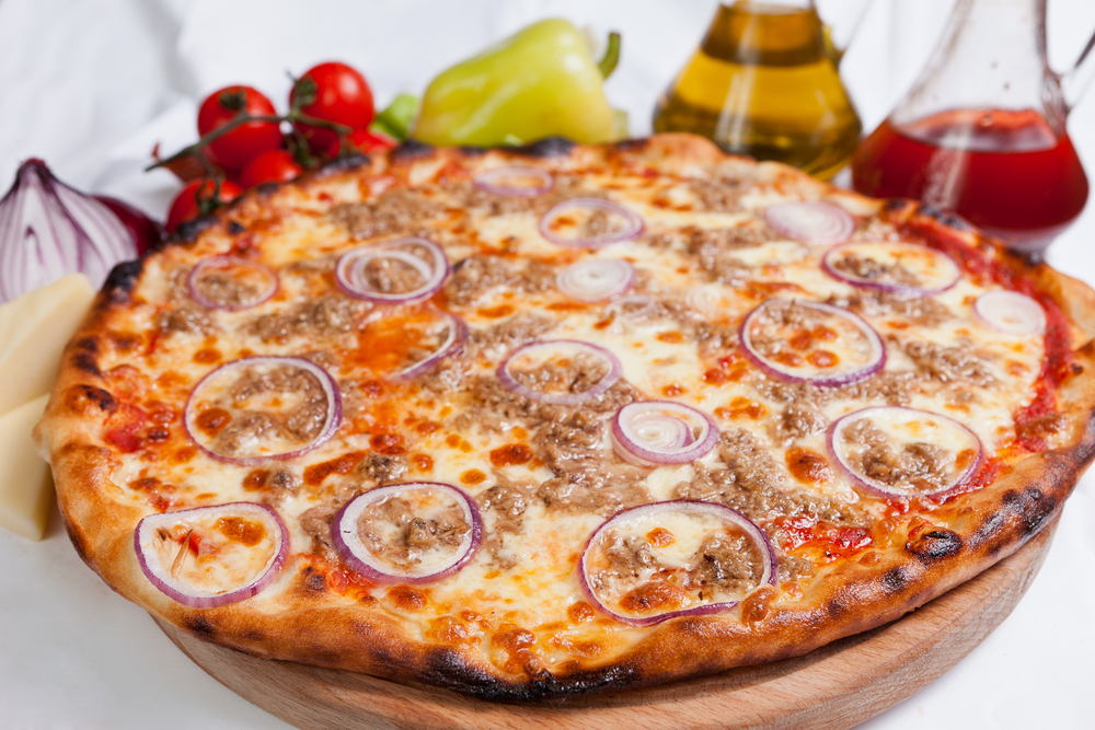 Rețete pizza - cum faci acasă blat pentru pizza, dar și cele mai bune rețete de topping-uri